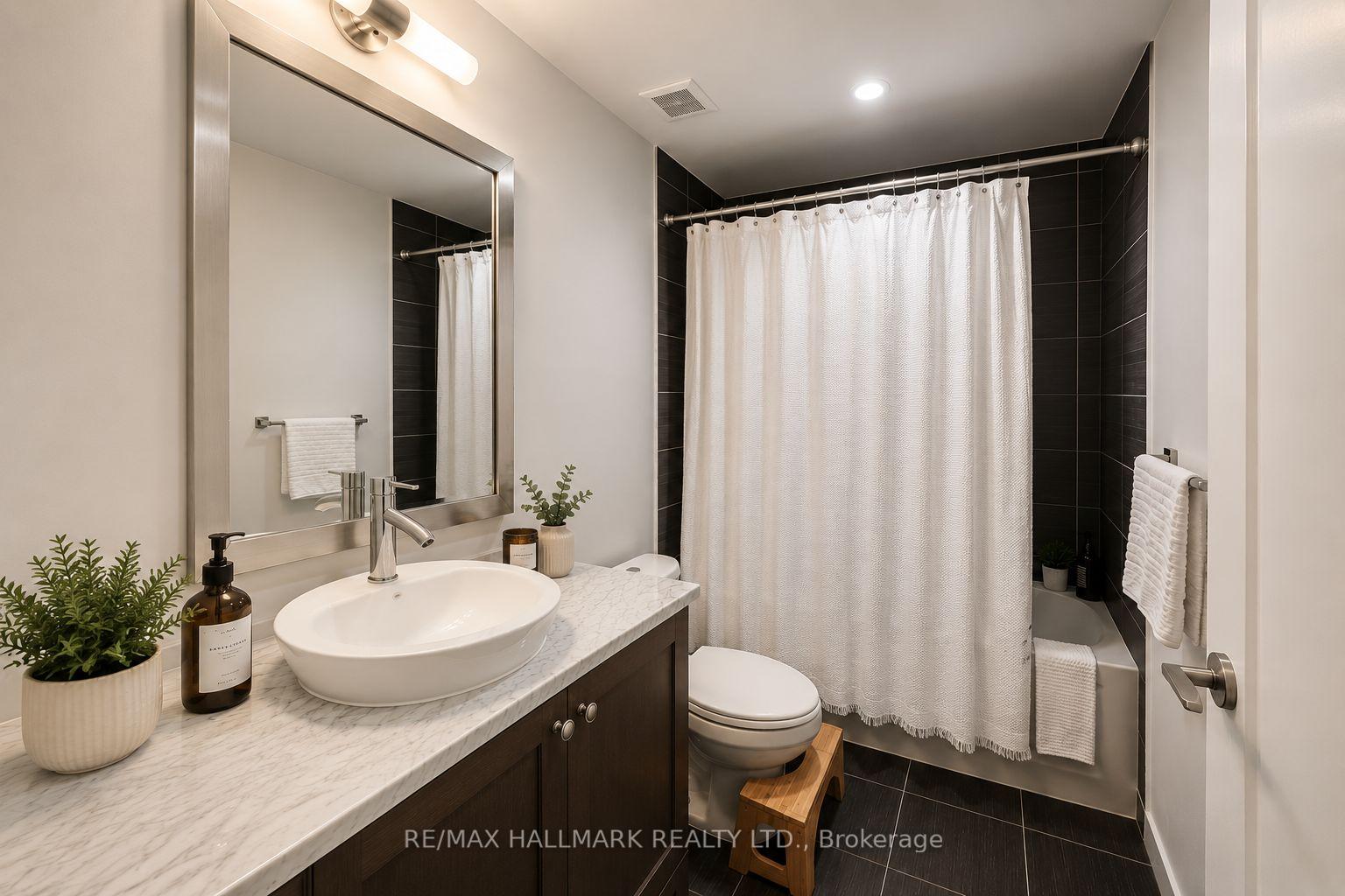 Photo 6 of Unit 721, 825 Church Street, Toronto, Rosedale-Moore Park — HOMEH
