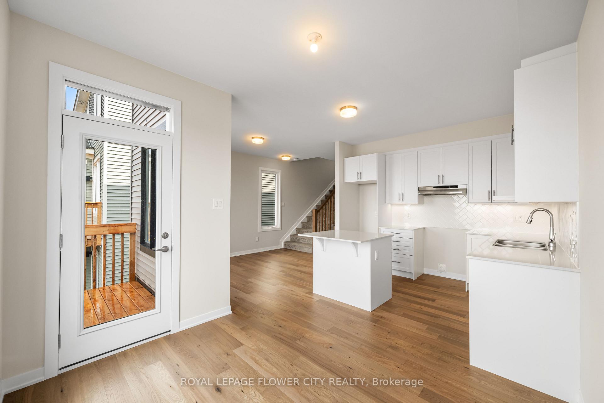 Photo 2 of 283 Les Emmerson Drive, Ottawa, Barrhaven - Heritage Park — HOMEH