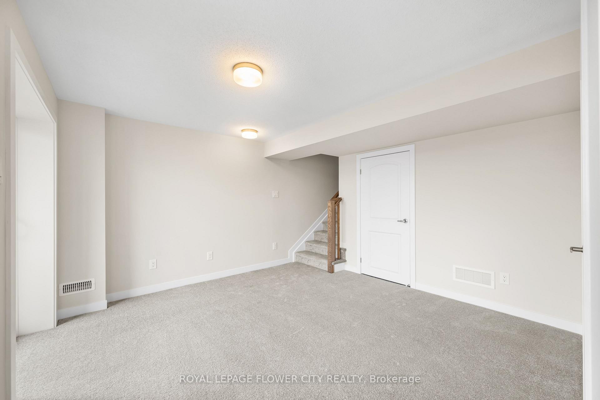 Photo 8 of 283 Les Emmerson Drive, Ottawa, Barrhaven - Heritage Park — HOMEH