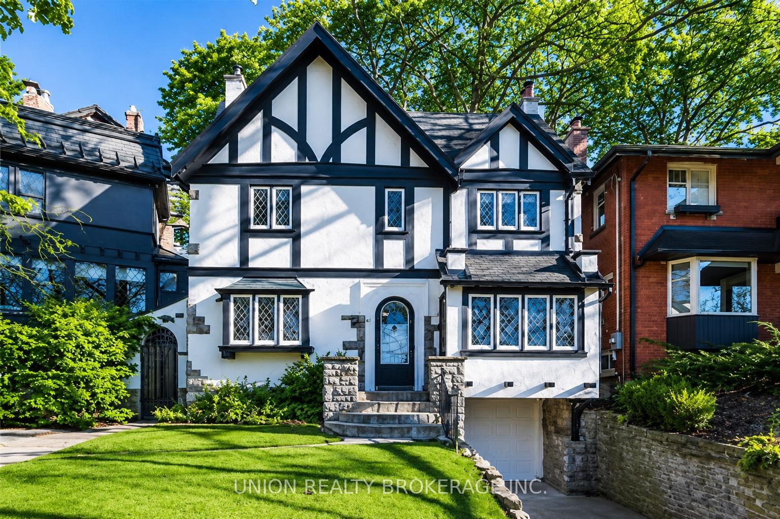 Photo 1 of 51 Pine Crescent, Toronto, The Beaches — HOMEH