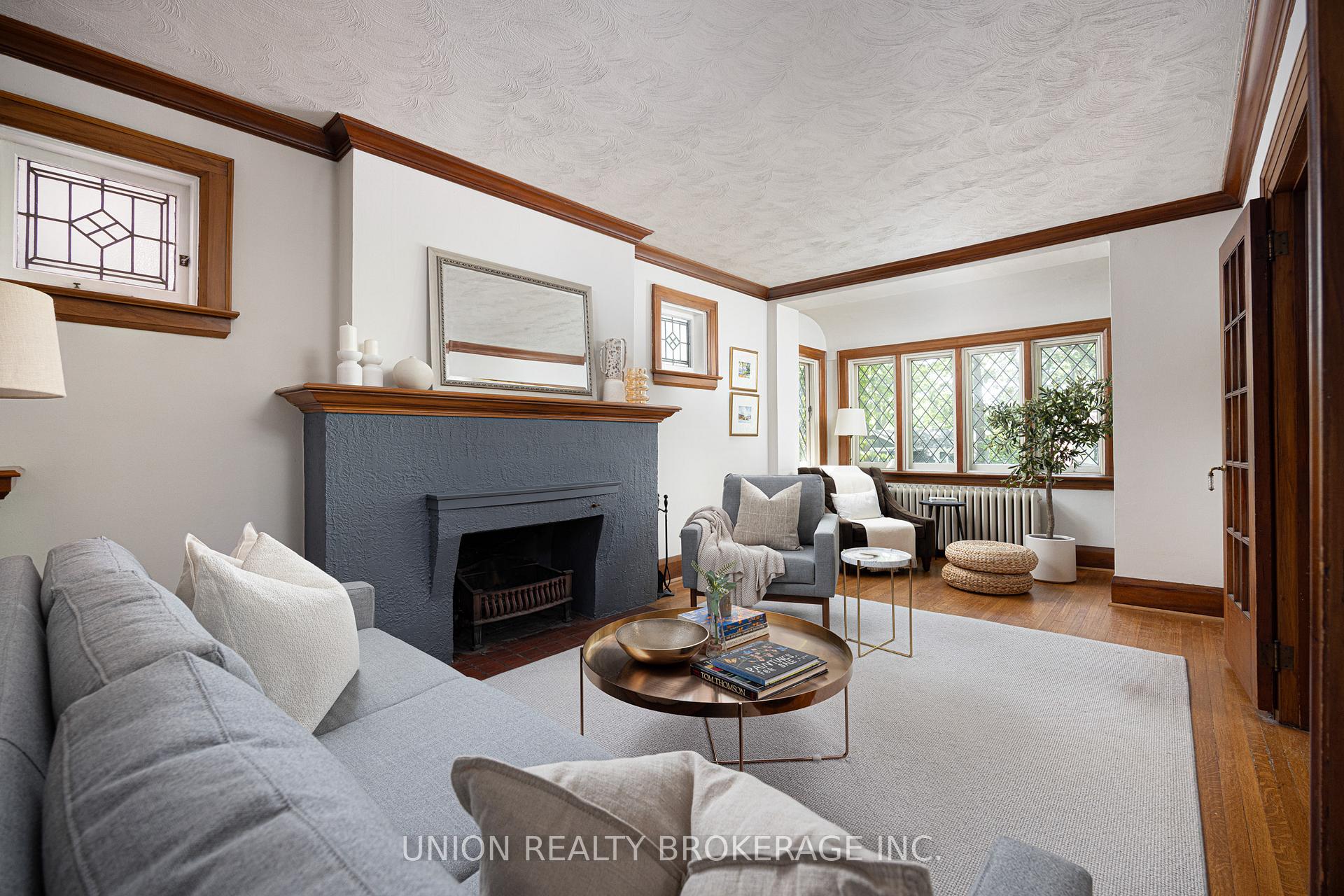 Photo 3 of 51 Pine Crescent, Toronto, The Beaches — HOMEH