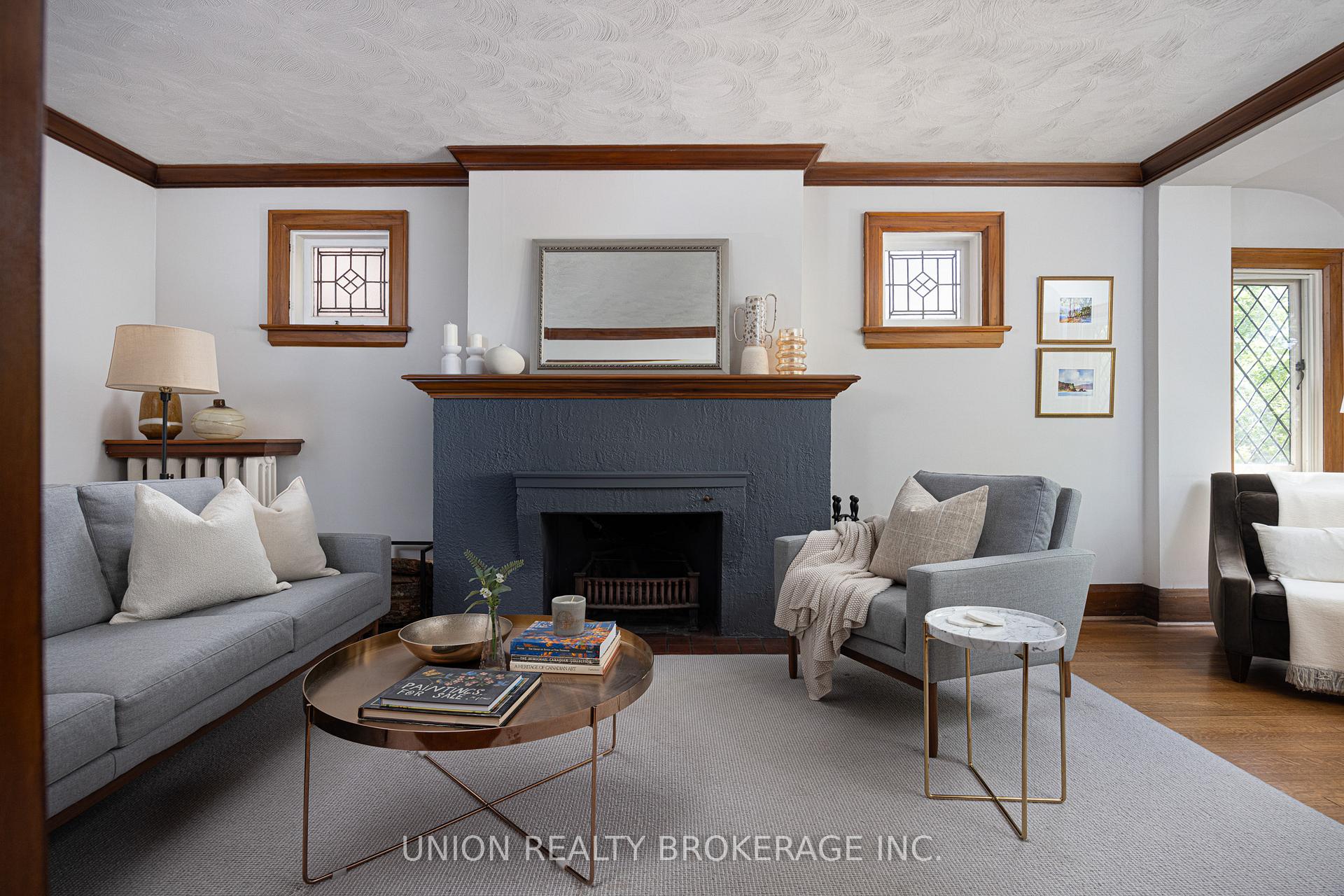 Photo 4 of 51 Pine Crescent, Toronto, The Beaches — HOMEH
