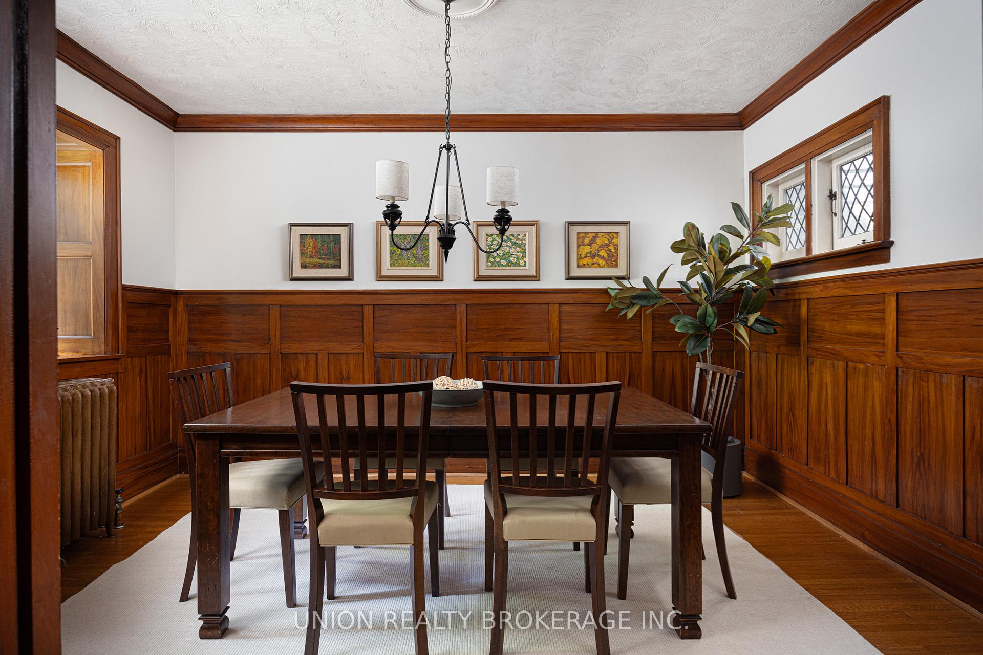 Photo 8 of 51 Pine Crescent, Toronto, The Beaches — HOMEH