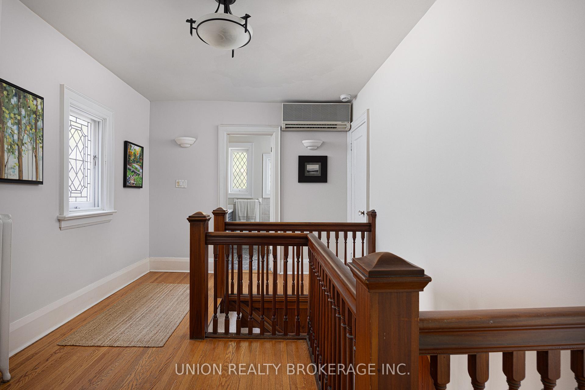 Photo 12 of 51 Pine Crescent, Toronto, The Beaches — HOMEH
