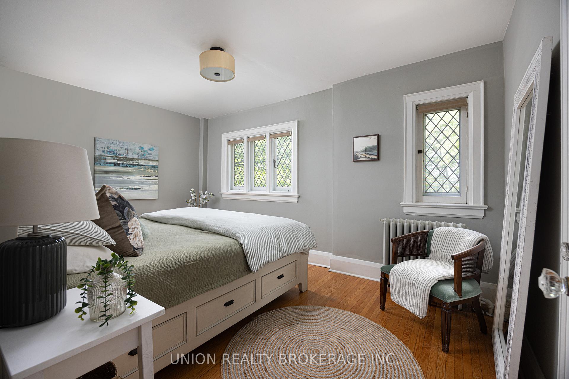 Photo 15 of 51 Pine Crescent, Toronto, The Beaches — HOMEH