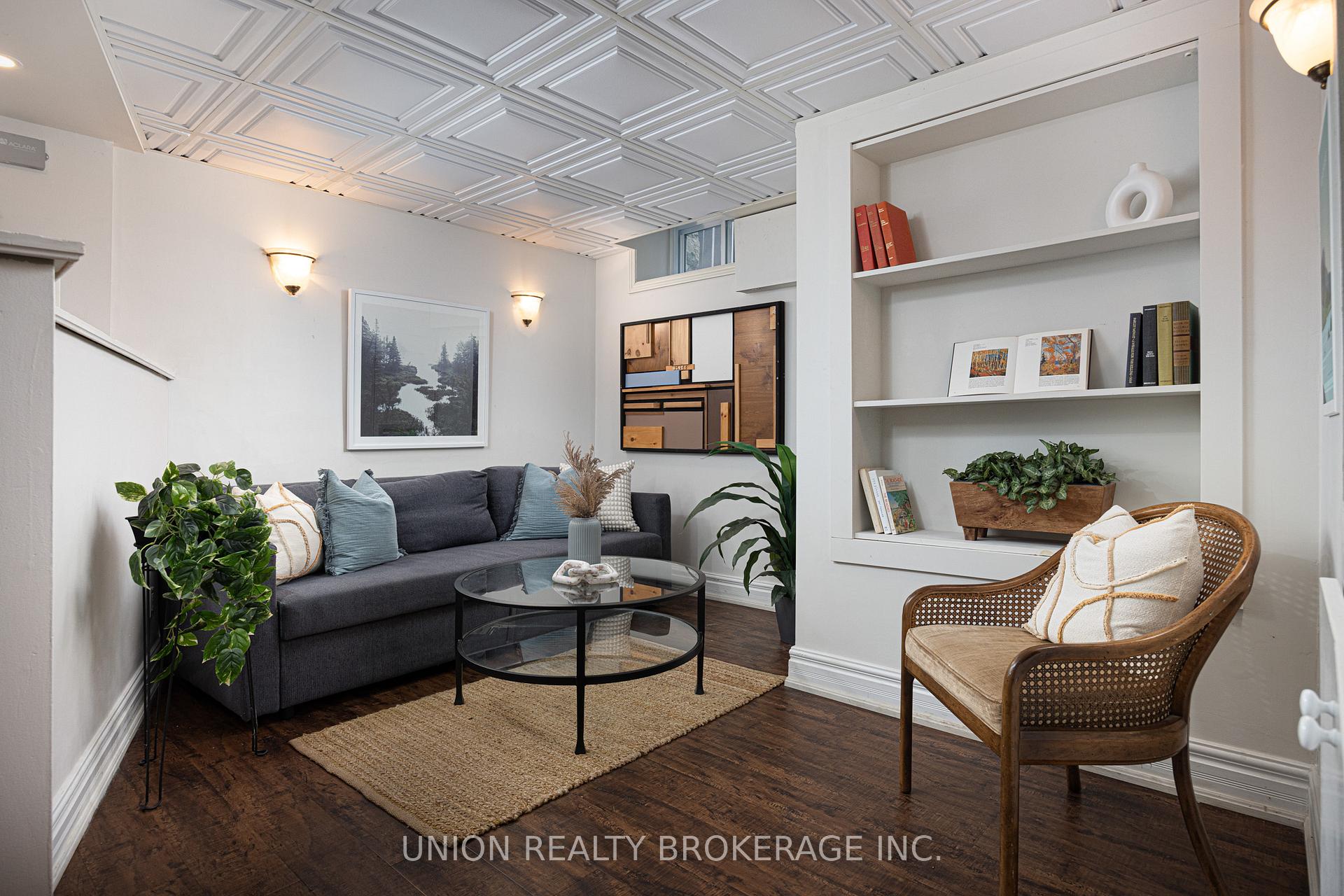 Photo 18 of 51 Pine Crescent, Toronto, The Beaches — HOMEH