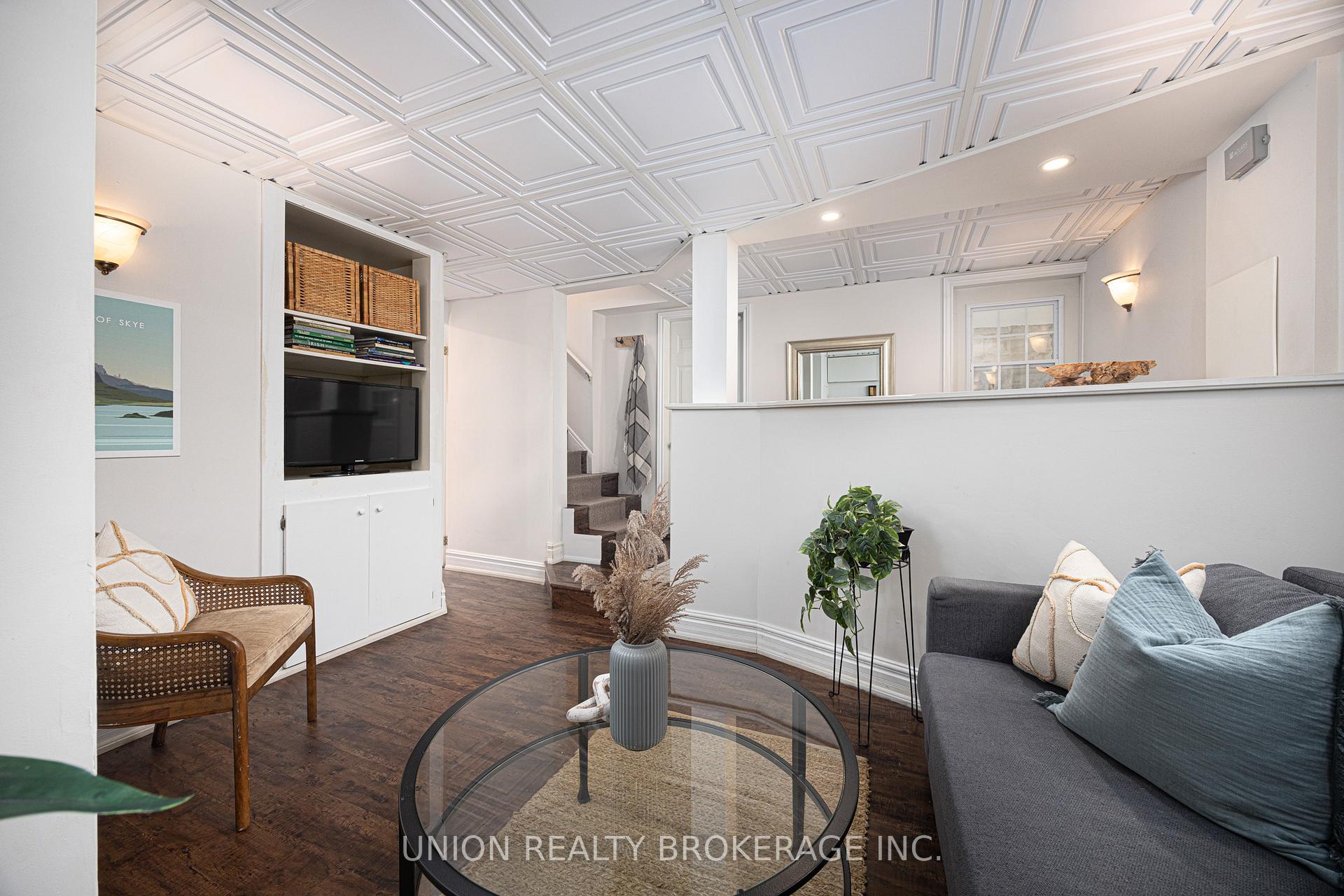 Photo 19 of 51 Pine Crescent, Toronto, The Beaches — HOMEH