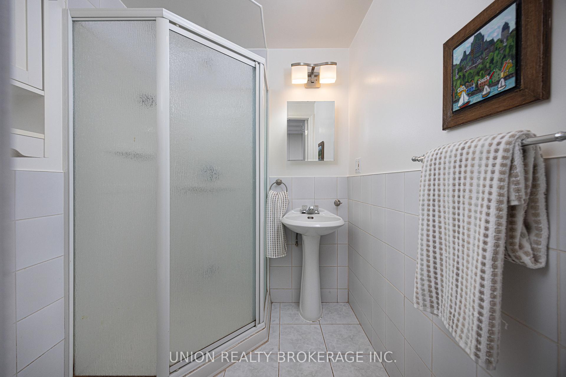 Photo 24 of 51 Pine Crescent, Toronto, The Beaches — HOMEH