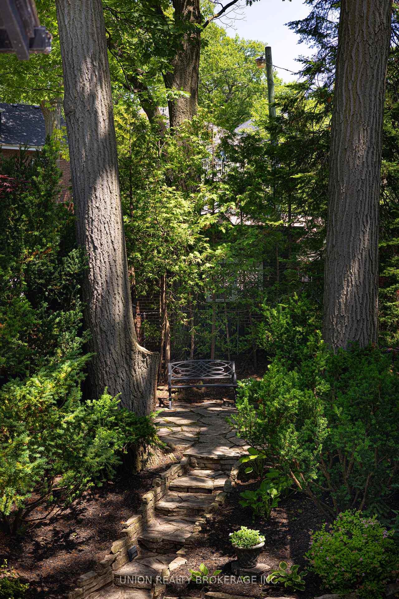 Photo 26 of 51 Pine Crescent, Toronto, The Beaches — HOMEH