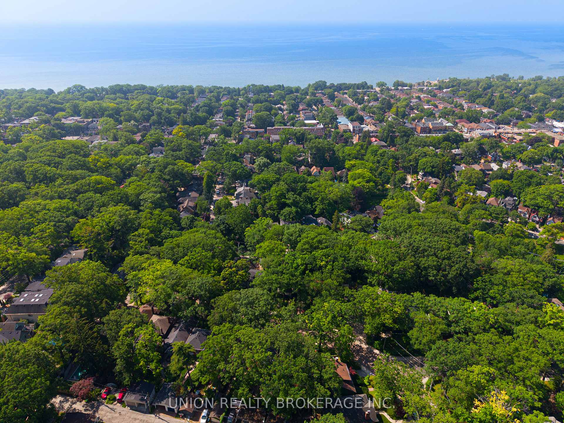 Photo 27 of 51 Pine Crescent, Toronto, The Beaches — HOMEH