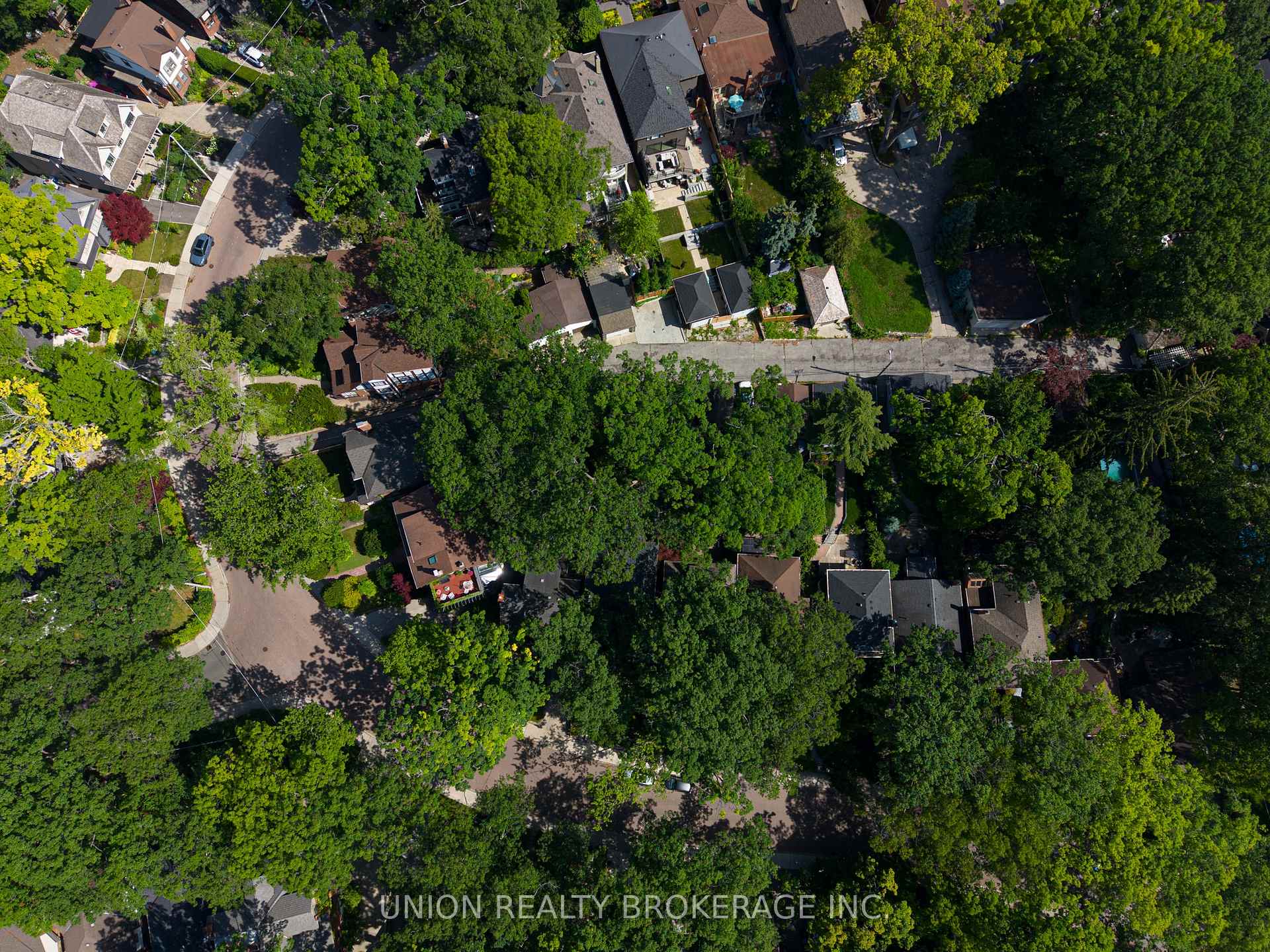 Photo 29 of 51 Pine Crescent, Toronto, The Beaches — HOMEH