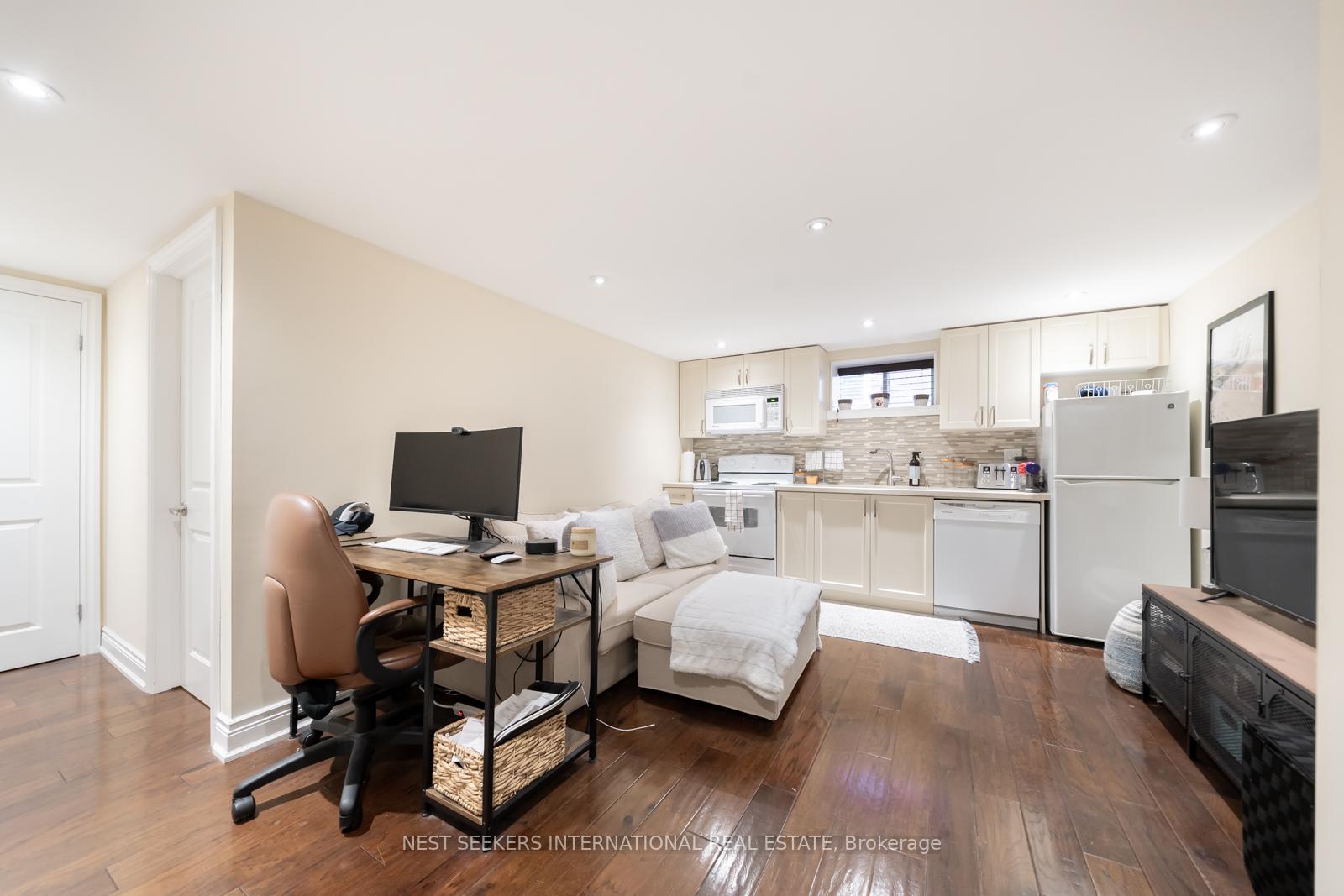 Photo 3 of Unit 7, 963 Avenue Road, Toronto, Yonge-Eglinton — HOMEH