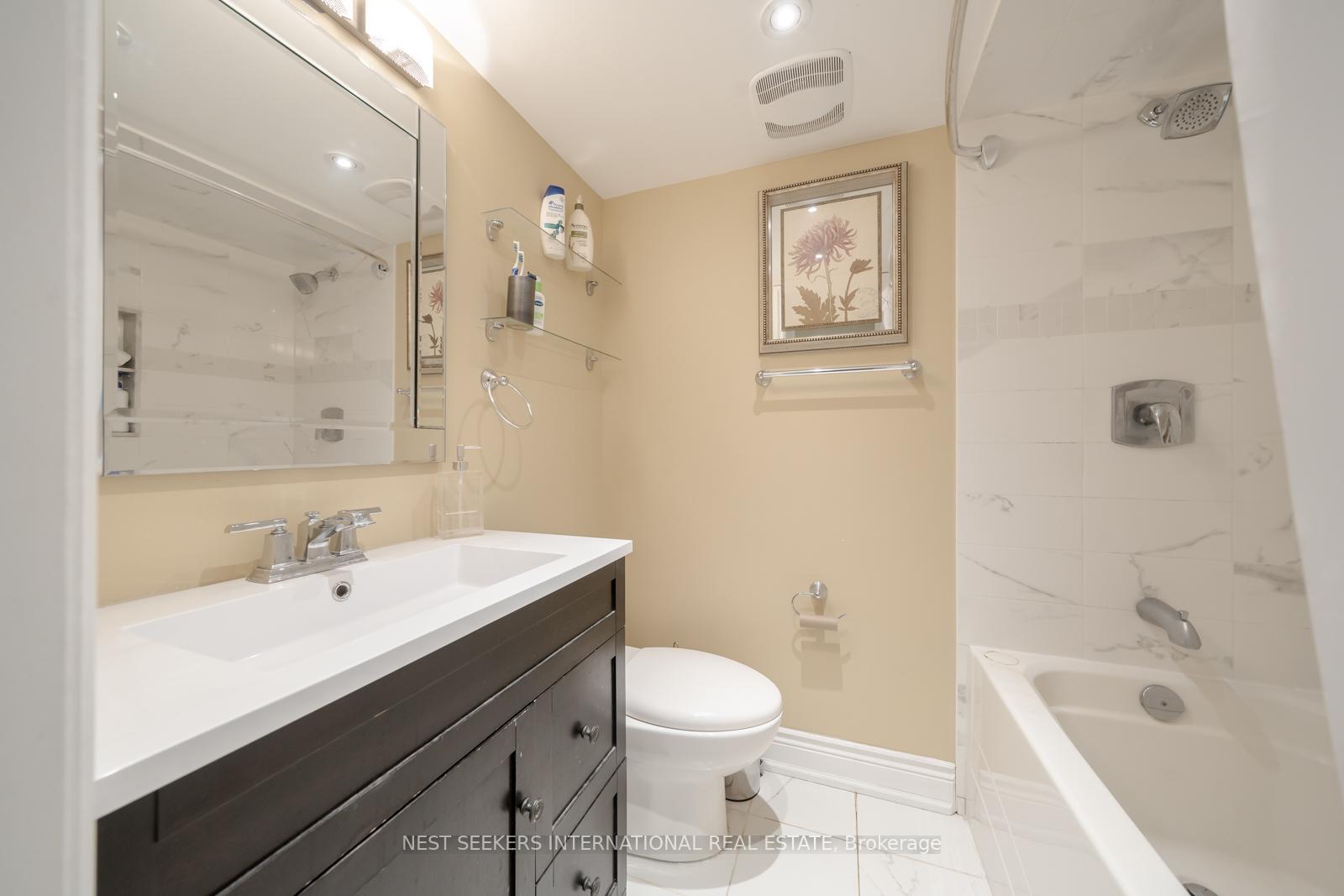 Photo 10 of Unit 7, 963 Avenue Road, Toronto, Yonge-Eglinton — HOMEH