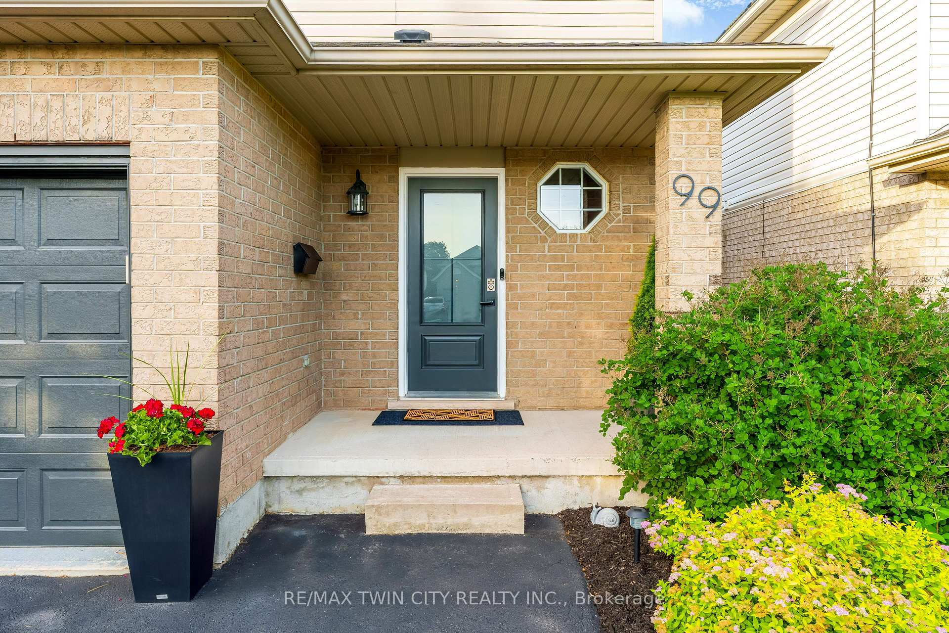 Photo 3 of 99 Stanley Avenue, Kitchener, Bridgeport — HOMEH