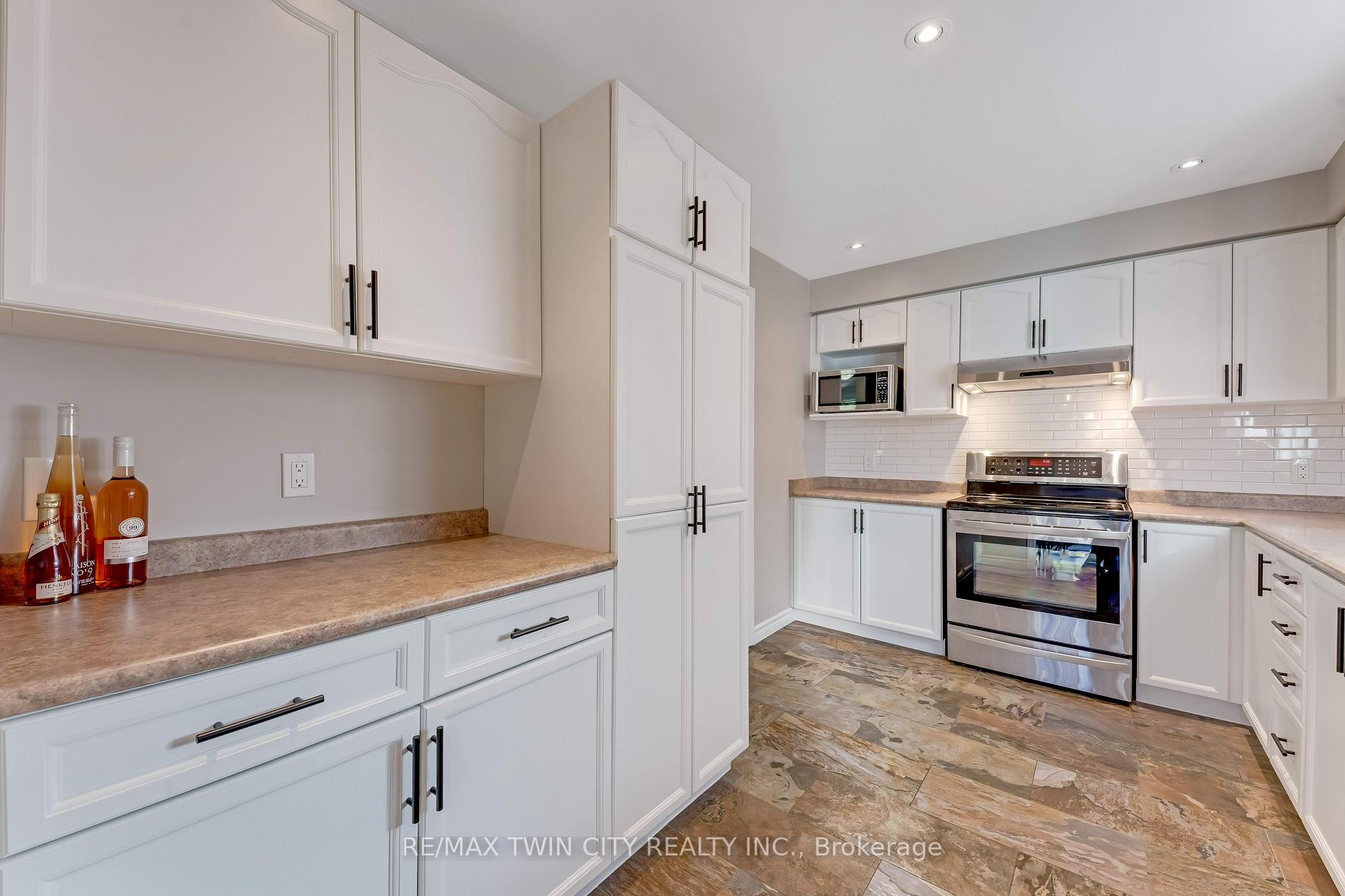 Photo 12 of 99 Stanley Avenue, Kitchener, Bridgeport — HOMEH