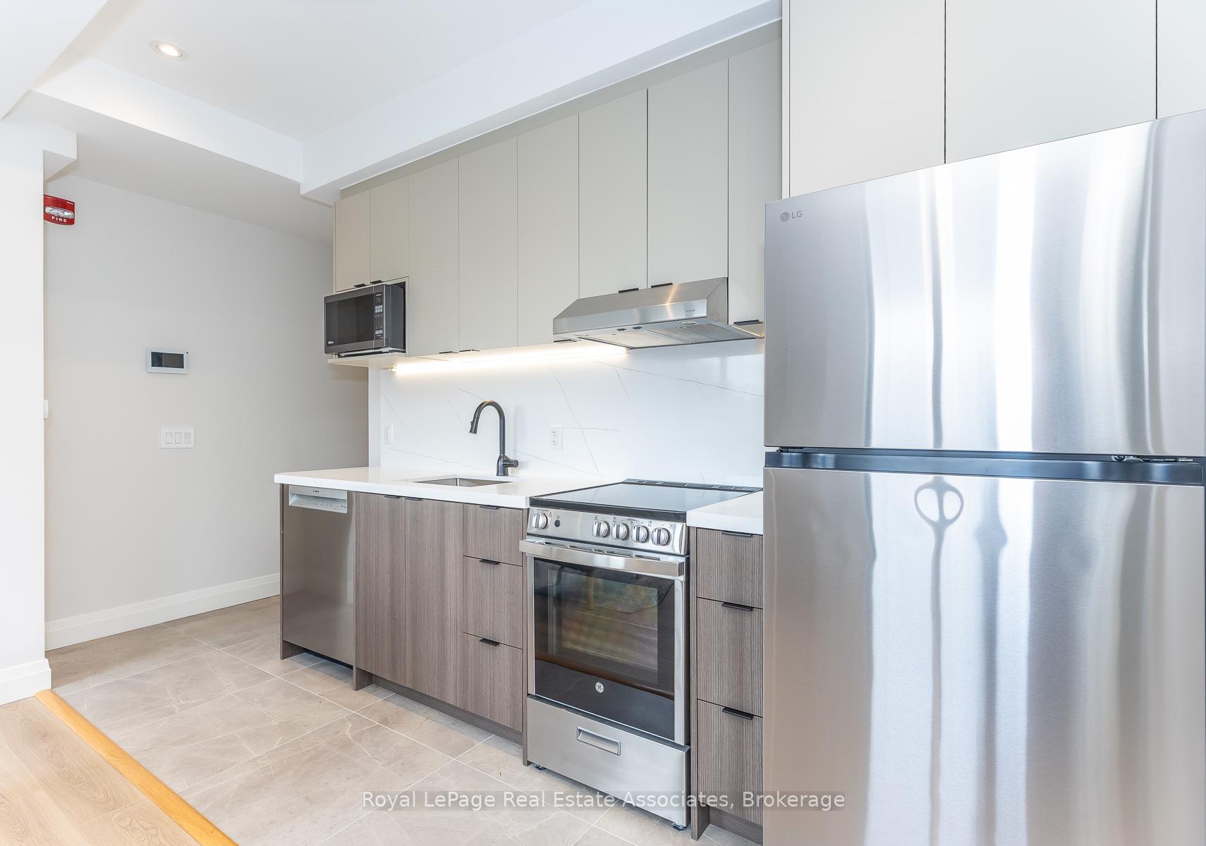 Photo 8 of Unit 204, 1000 Bathurst Street, Toronto, The Annex — HOMEH