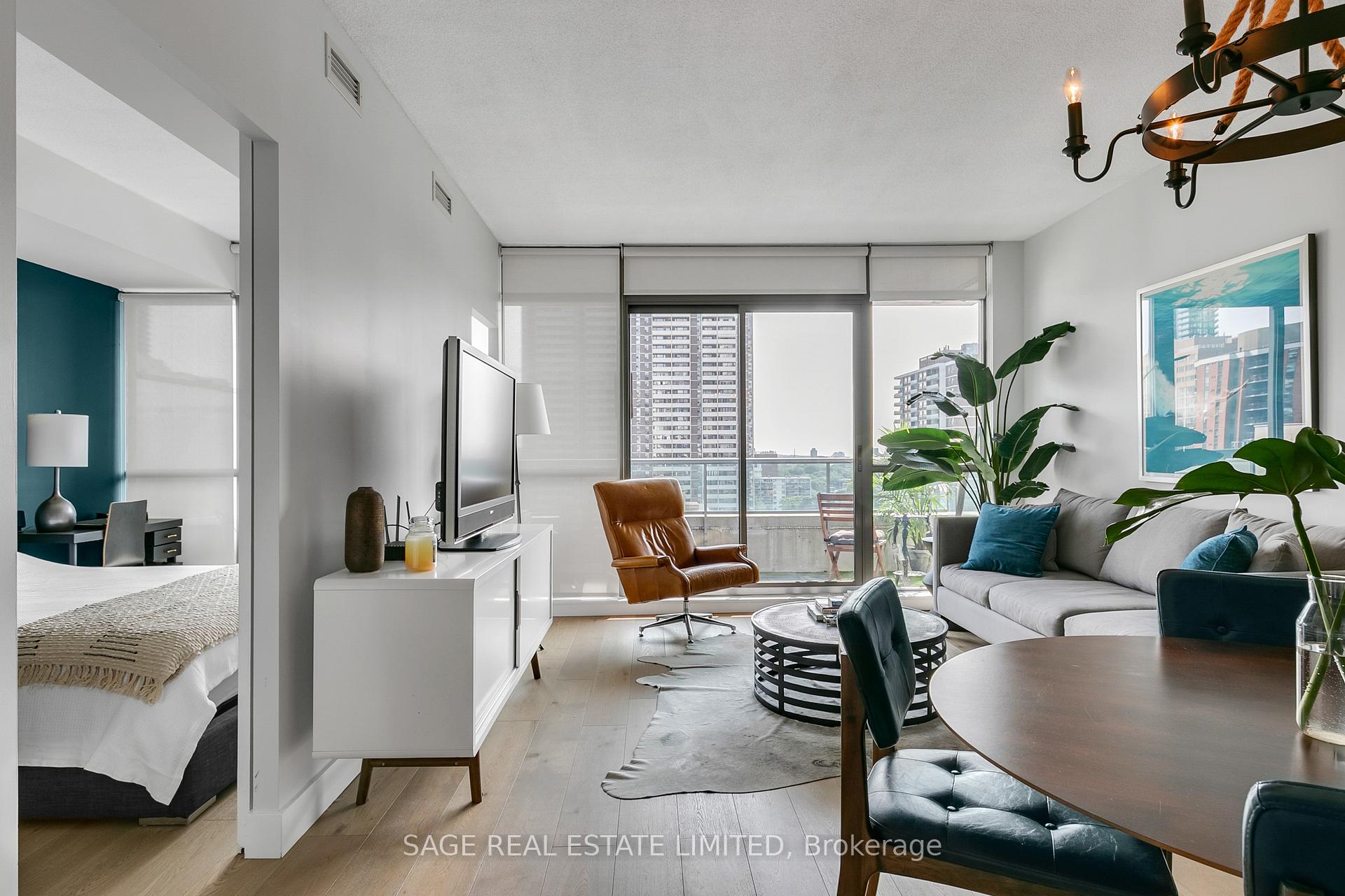 Photo 3 of Unit 1305, 285 Mutual Street, Toronto, Church-Yonge Corridor — HOMEH