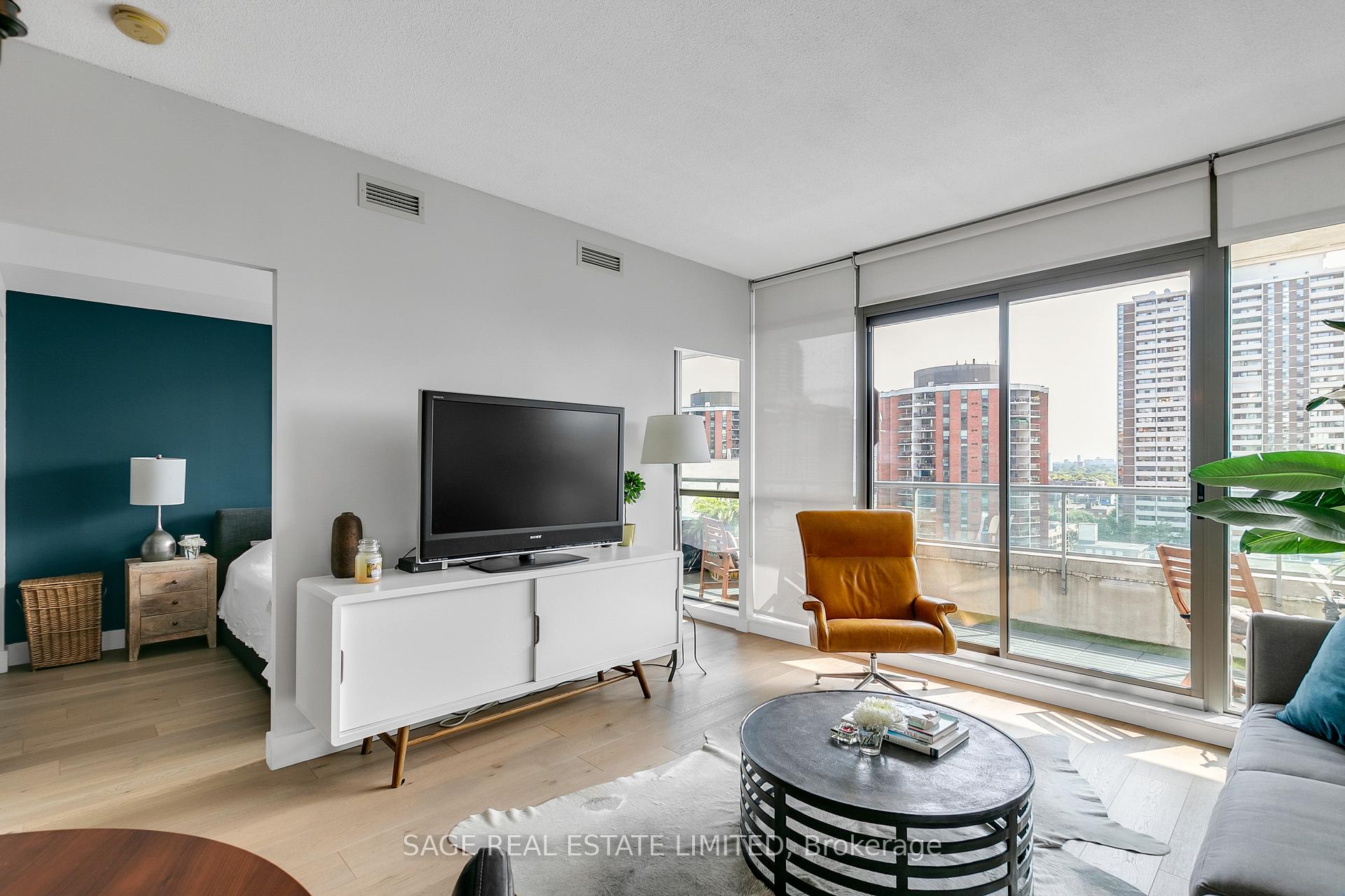 Photo 5 of Unit 1305, 285 Mutual Street, Toronto, Church-Yonge Corridor — HOMEH