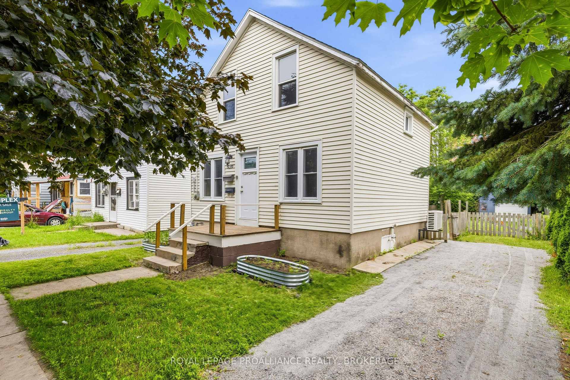 Photo 1 of 636 Macdonnell Street, Kingston, East of Sir John A. Blvd — HOMEH