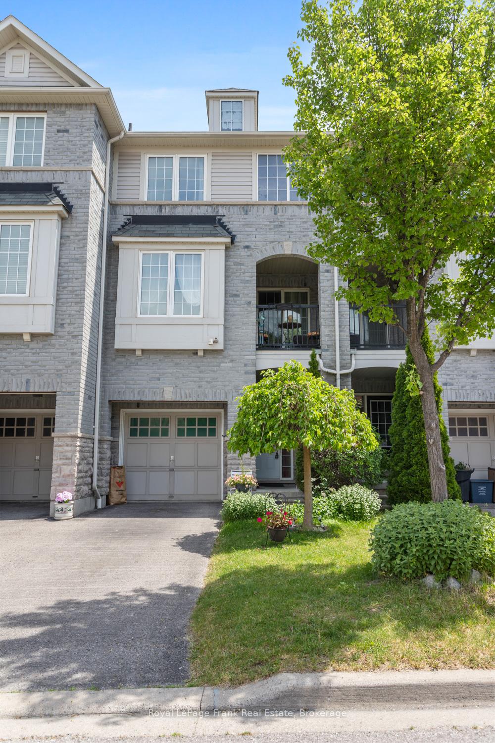Photo 3 of 31 Linnell Street, Ajax, Central East — HOMEH