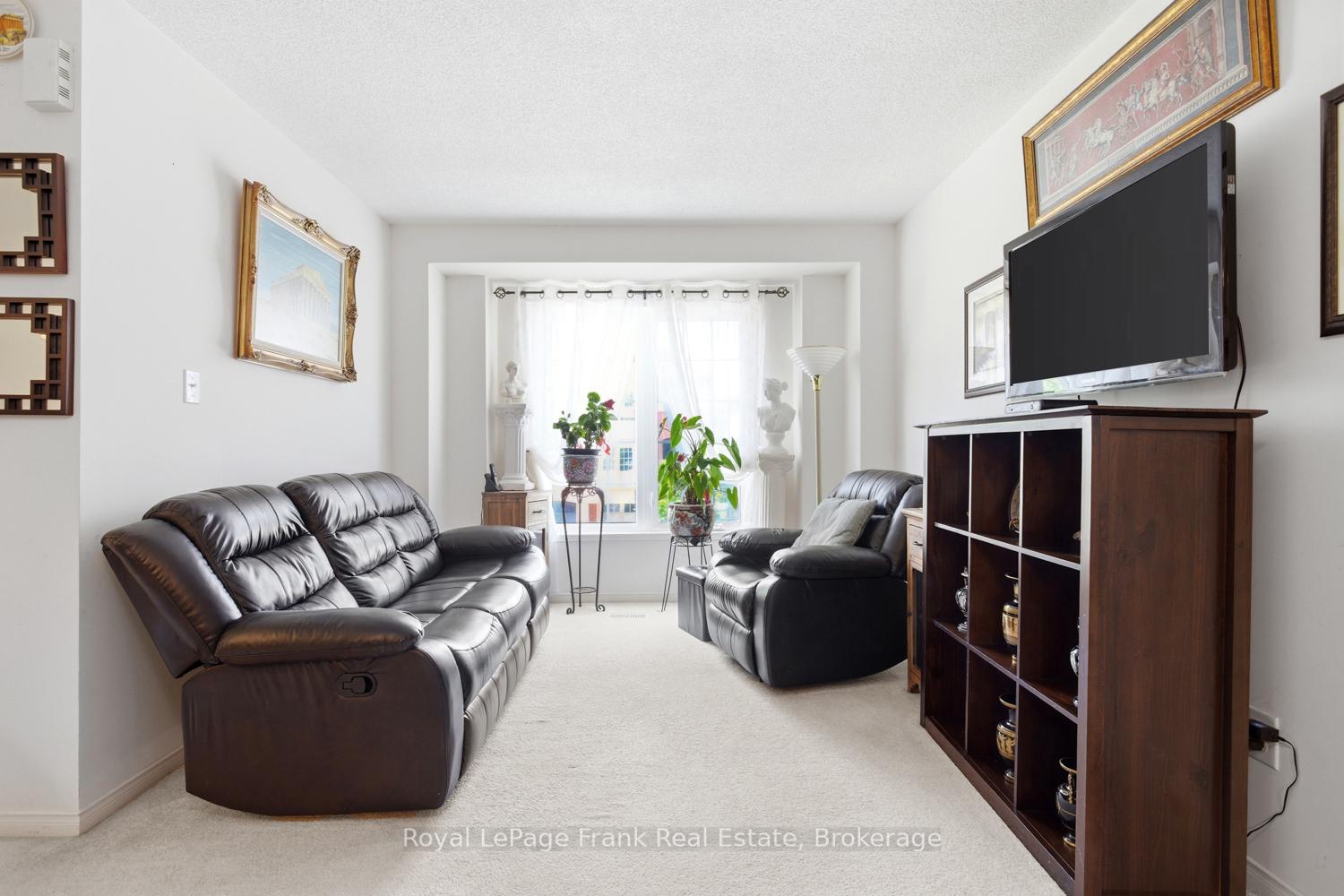 Photo 6 of 31 Linnell Street, Ajax, Central East — HOMEH