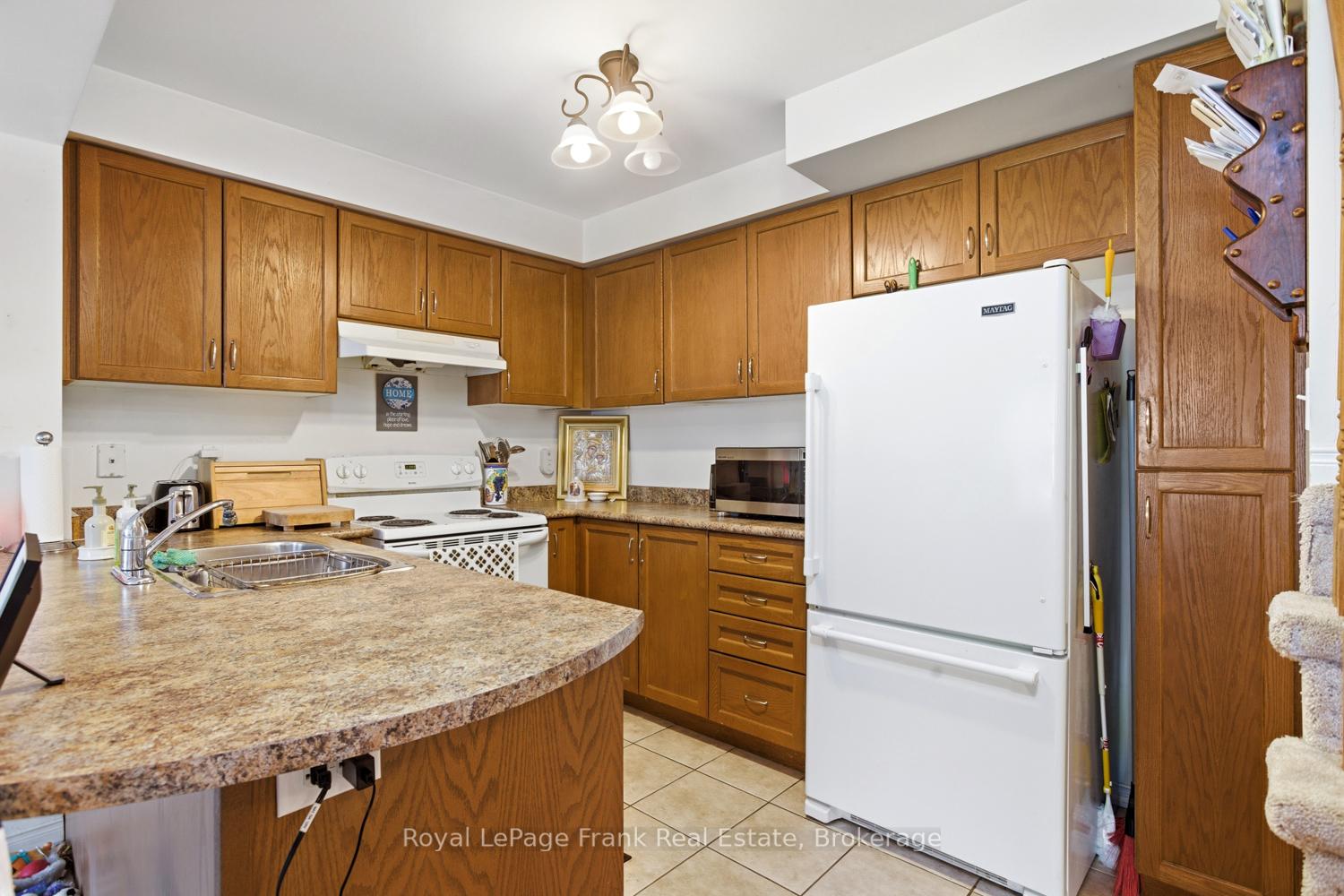 Photo 9 of 31 Linnell Street, Ajax, Central East — HOMEH