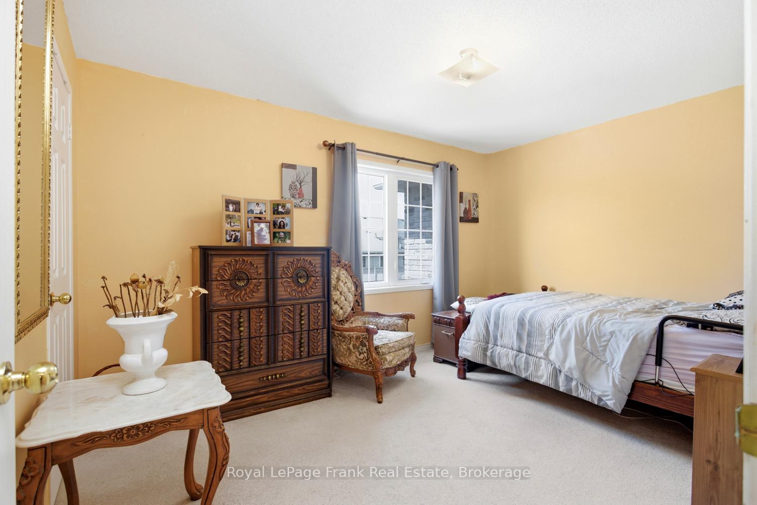 Photo 14 of 31 Linnell Street, Ajax, Central East — HOMEH