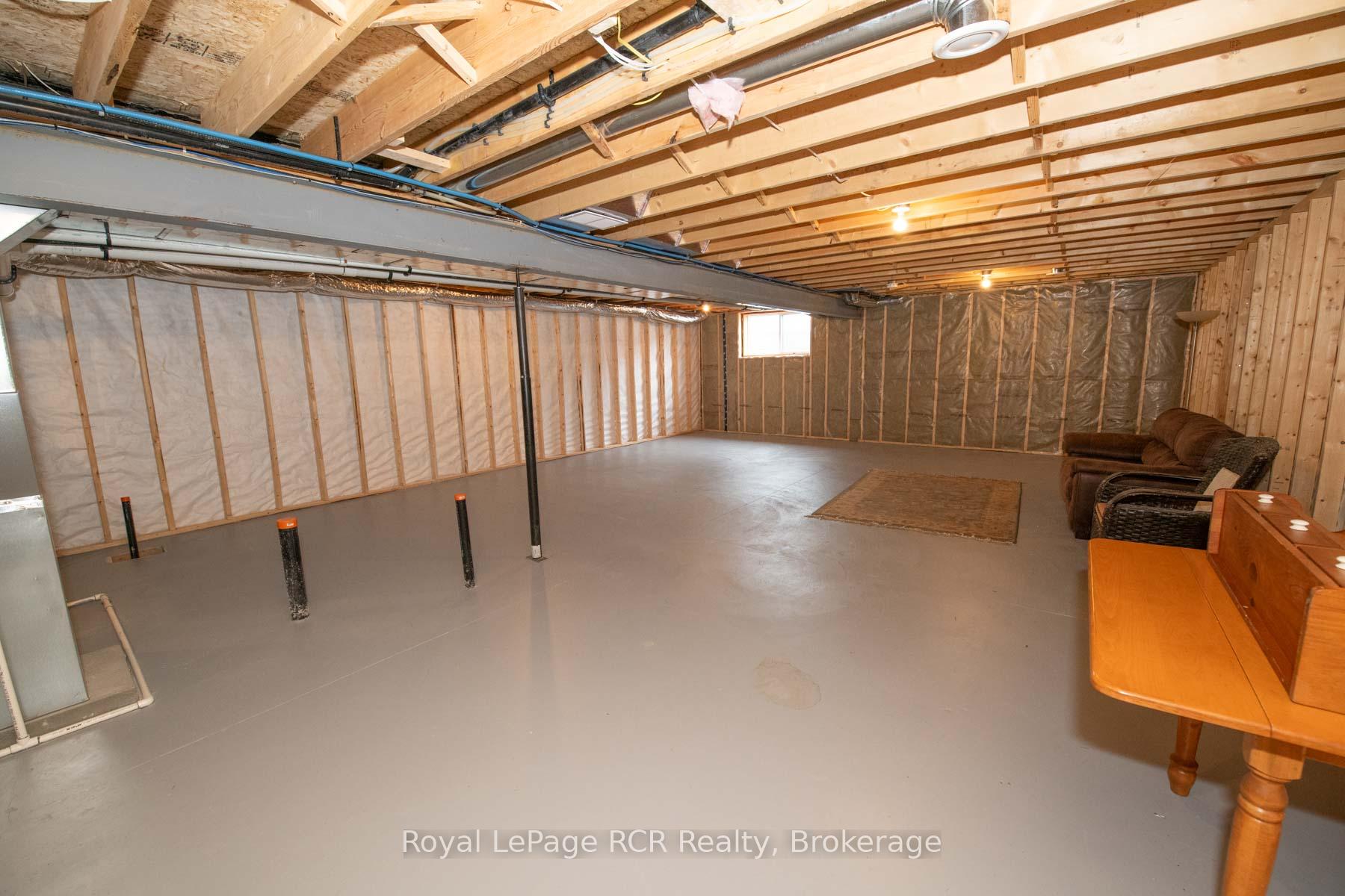 Photo 38 of 465 Wellington Street E, Wellington North, Mount Forest — HOMEH