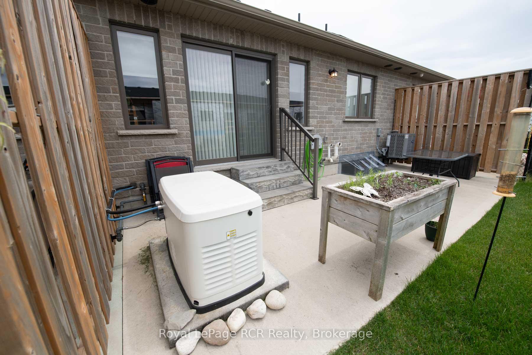 Photo 5 of 465 Wellington Street E, Wellington North, Mount Forest — HOMEH