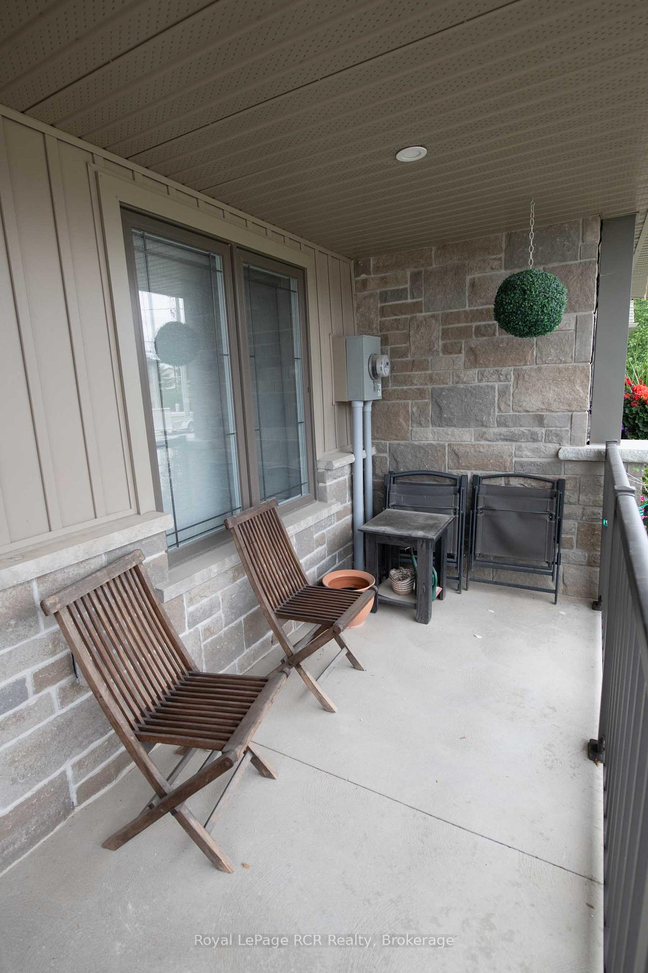 Photo 10 of 465 Wellington Street E, Wellington North, Mount Forest — HOMEH