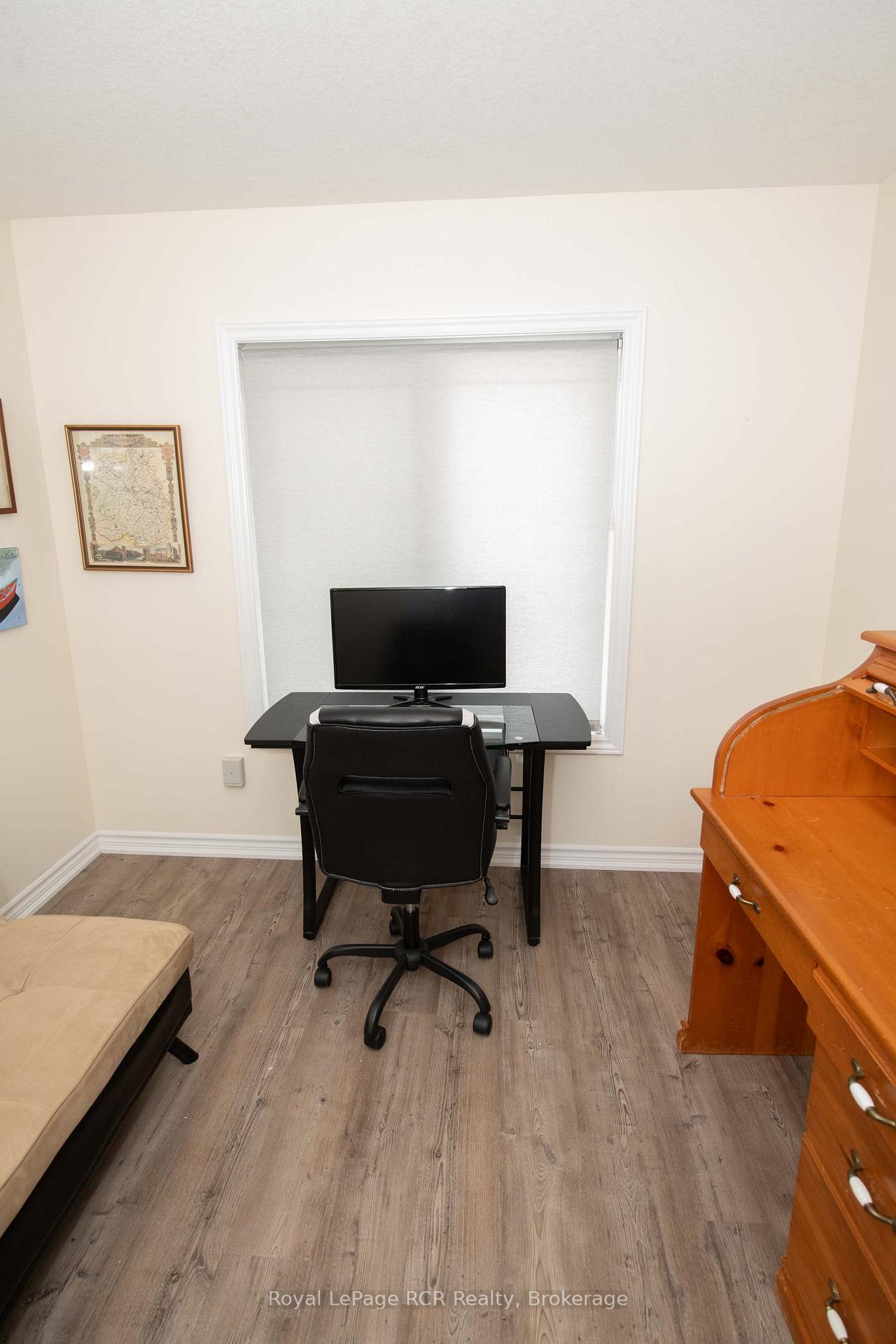 Photo 11 of 465 Wellington Street E, Wellington North, Mount Forest — HOMEH