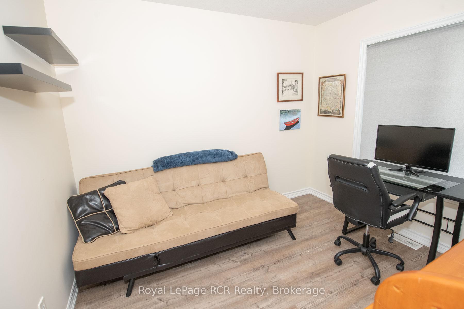 Photo 12 of 465 Wellington Street E, Wellington North, Mount Forest — HOMEH