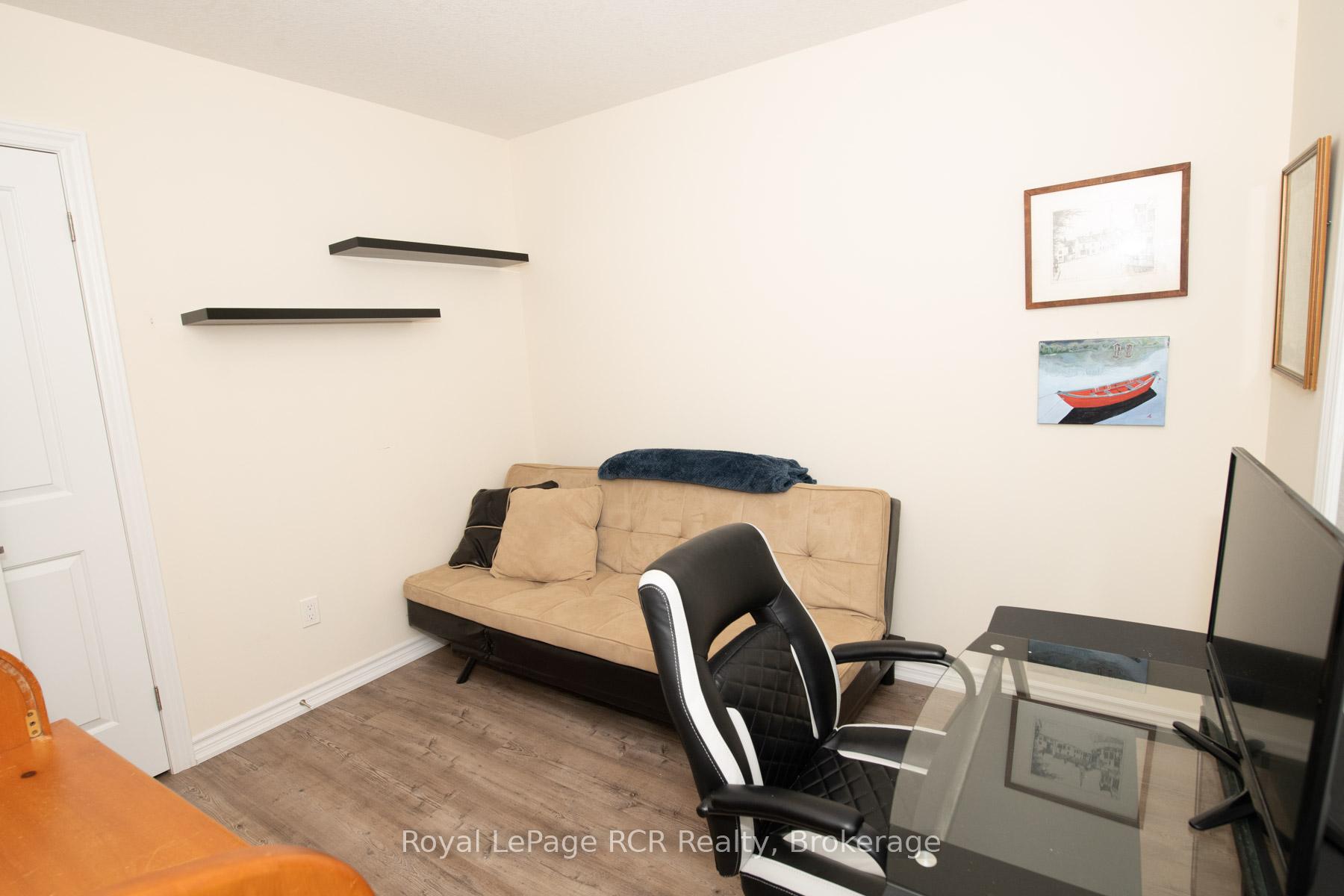 Photo 13 of 465 Wellington Street E, Wellington North, Mount Forest — HOMEH