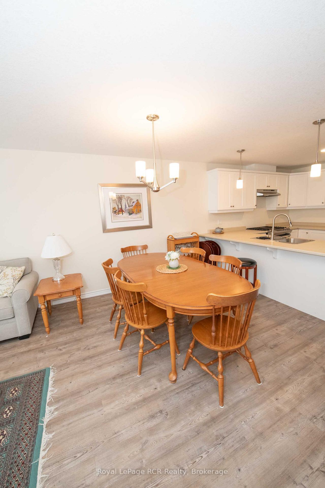Photo 24 of 465 Wellington Street E, Wellington North, Mount Forest — HOMEH