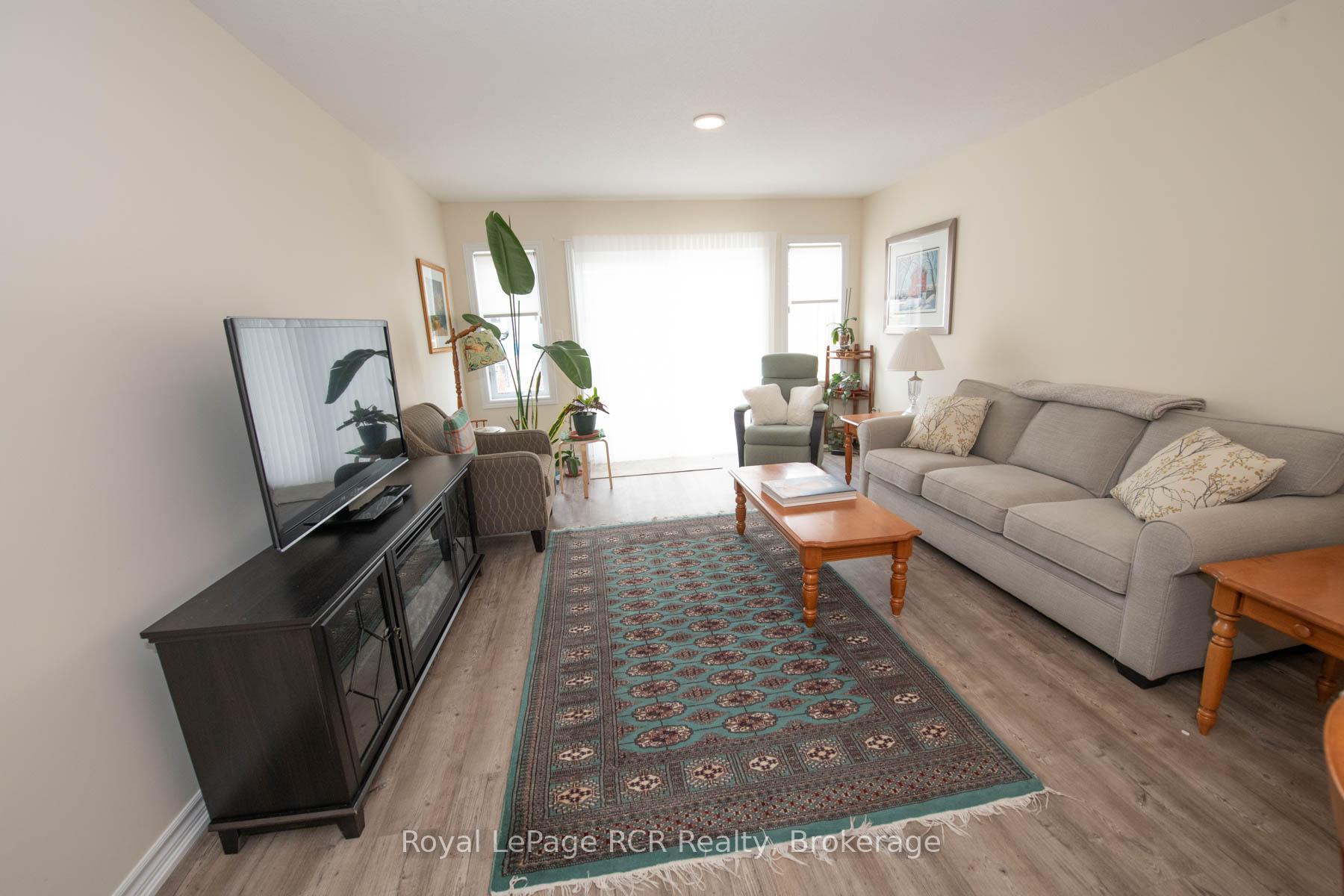 Photo 26 of 465 Wellington Street E, Wellington North, Mount Forest — HOMEH