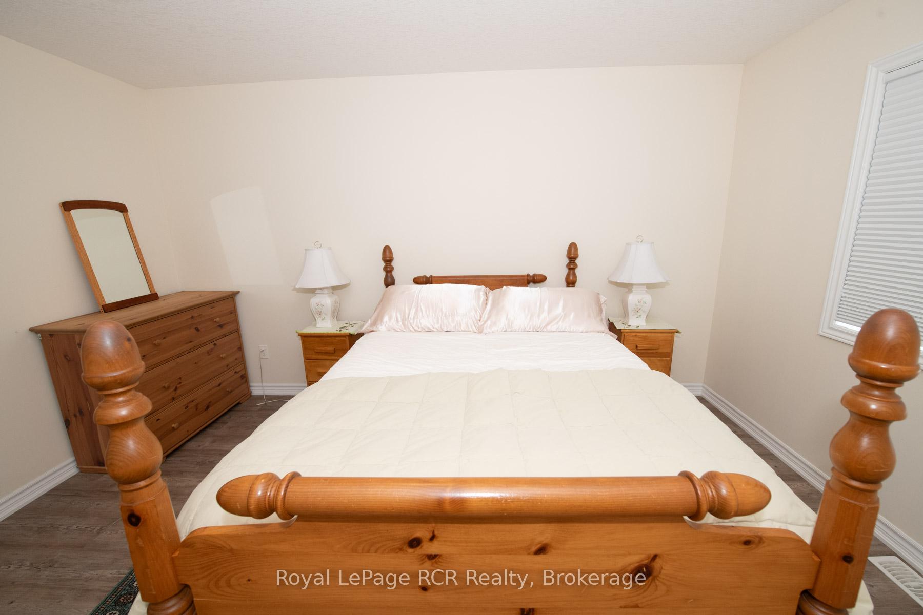 Photo 37 of 465 Wellington Street E, Wellington North, Mount Forest — HOMEH