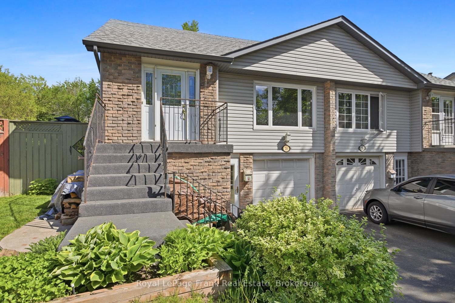 Photo 1 of 14 Beecroft Court, Whitby, Lynde Creek — HOMEH