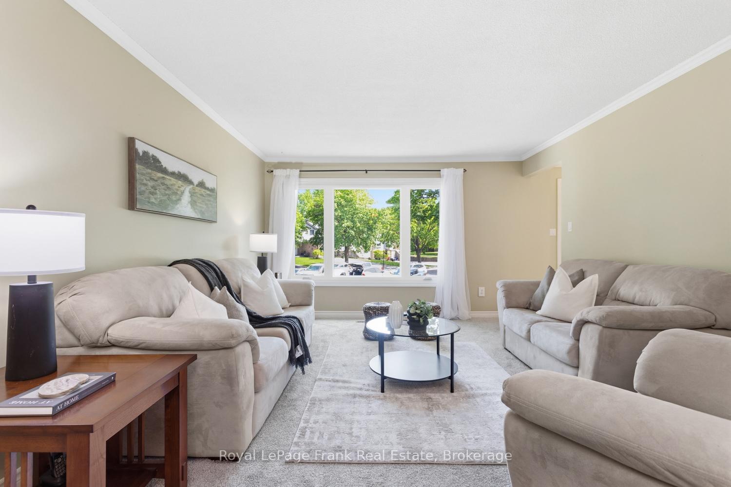 Photo 7 of 14 Beecroft Court, Whitby, Lynde Creek — HOMEH