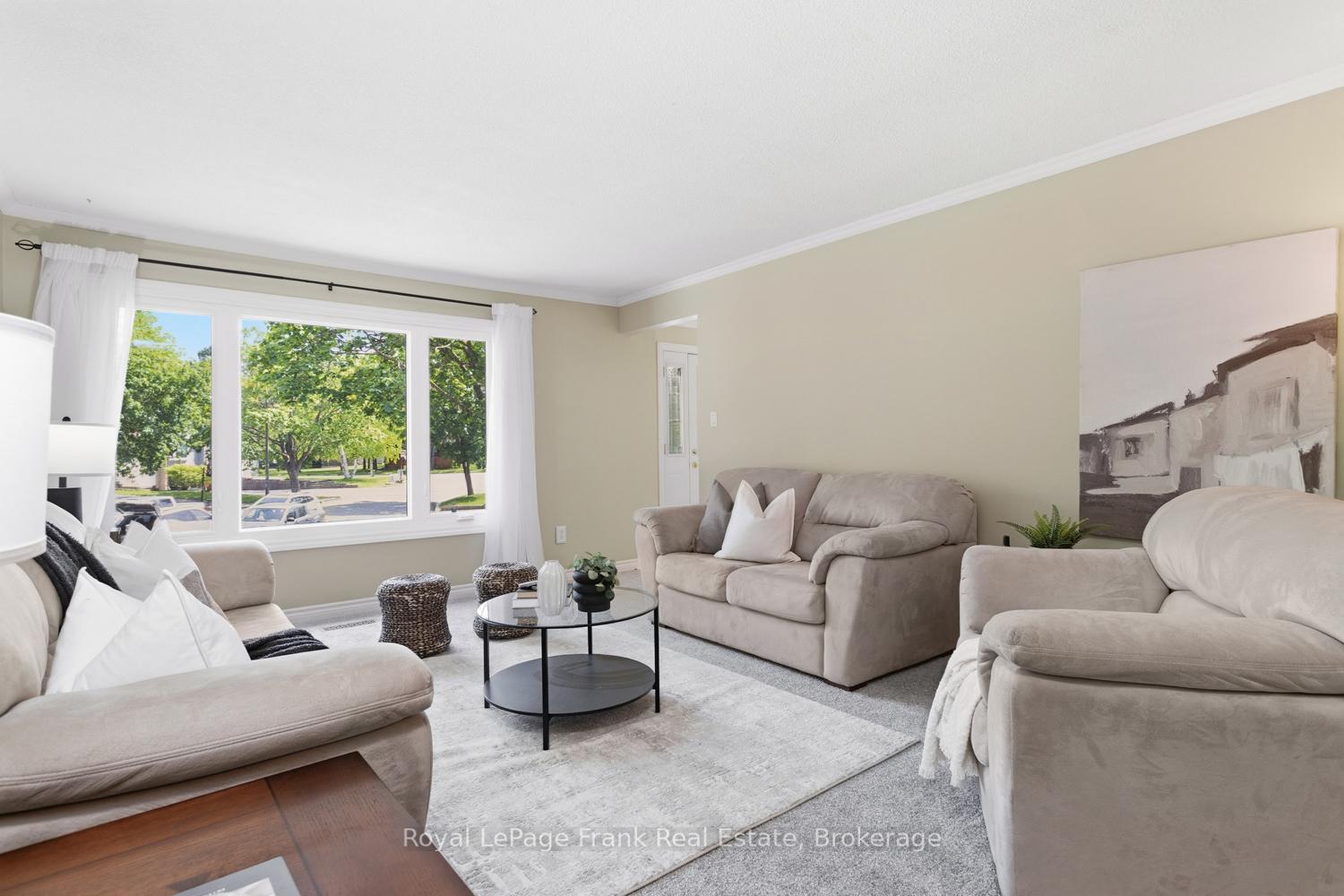 Photo 8 of 14 Beecroft Court, Whitby, Lynde Creek — HOMEH