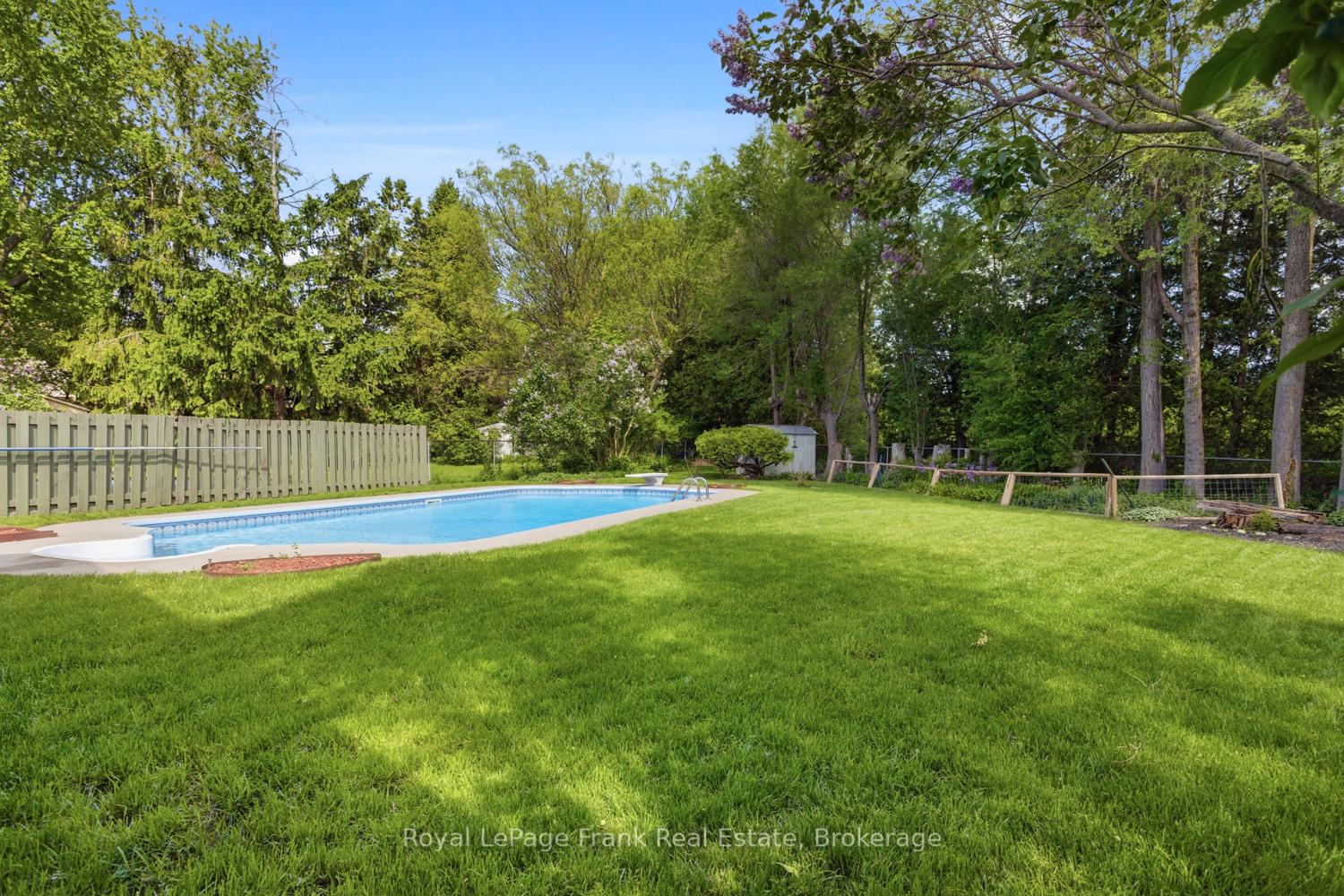 Photo 33 of 14 Beecroft Court, Whitby, Lynde Creek — HOMEH
