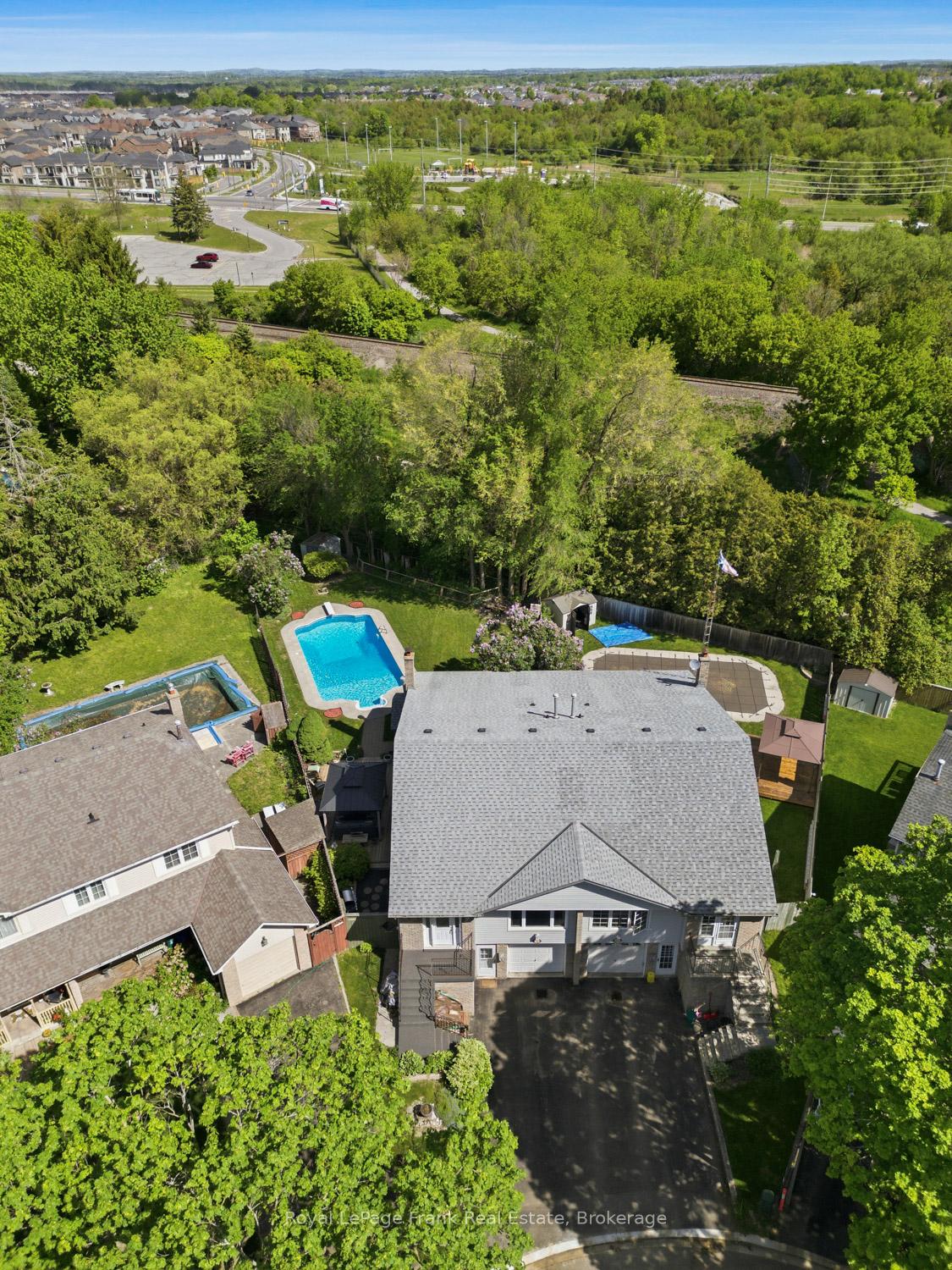 Photo 37 of 14 Beecroft Court, Whitby, Lynde Creek — HOMEH