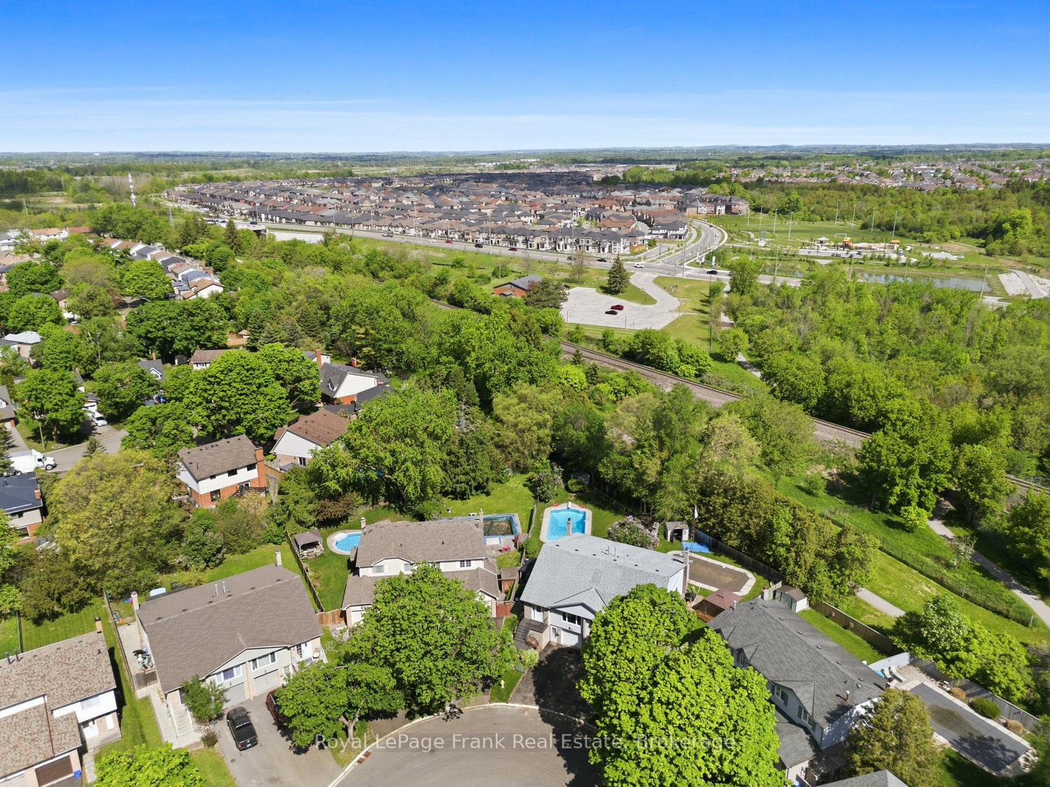 Photo 38 of 14 Beecroft Court, Whitby, Lynde Creek — HOMEH