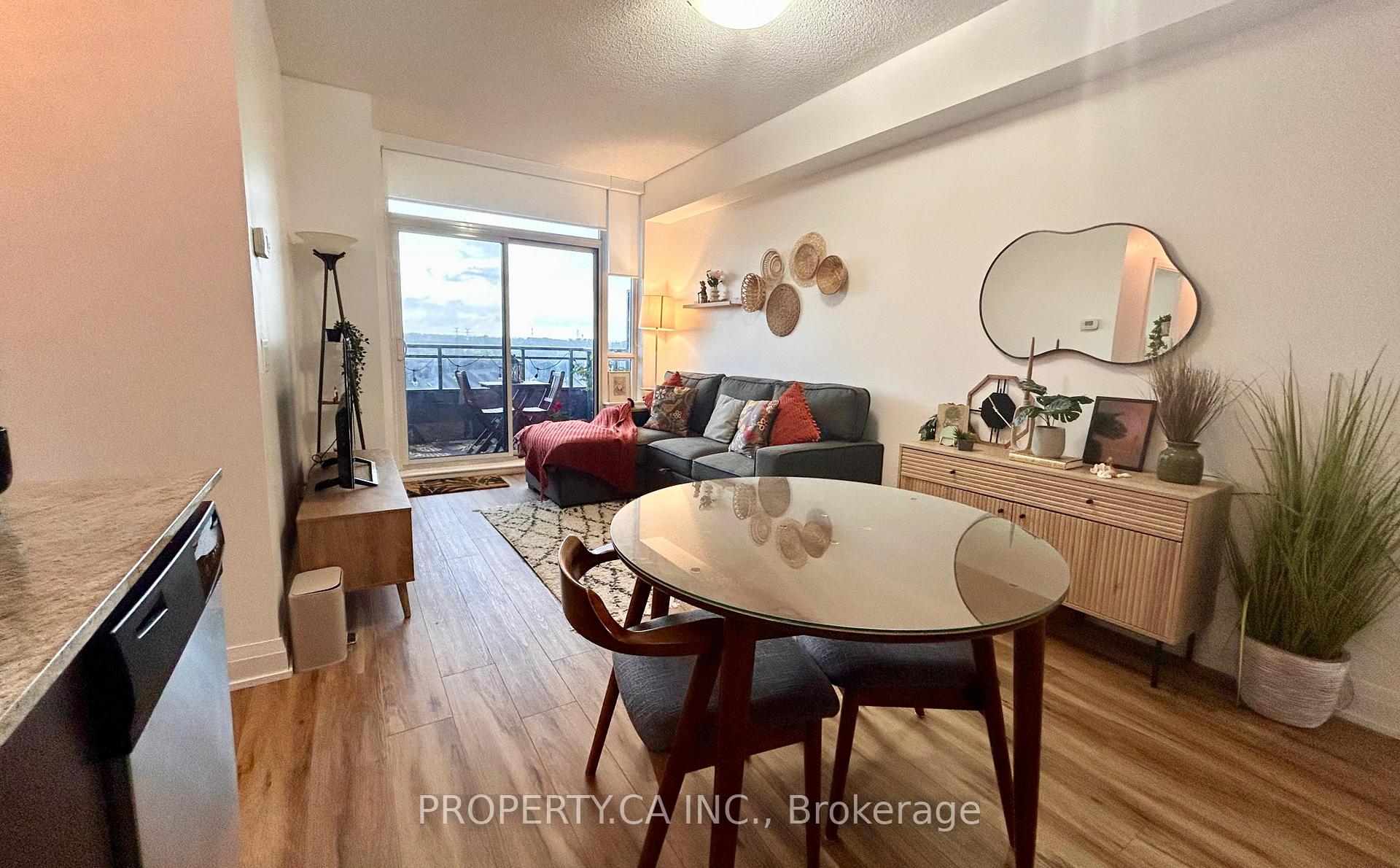 Photo 5 of Unit 801, 85 North Park Road, Vaughan, Beverley Glen — HOMEH