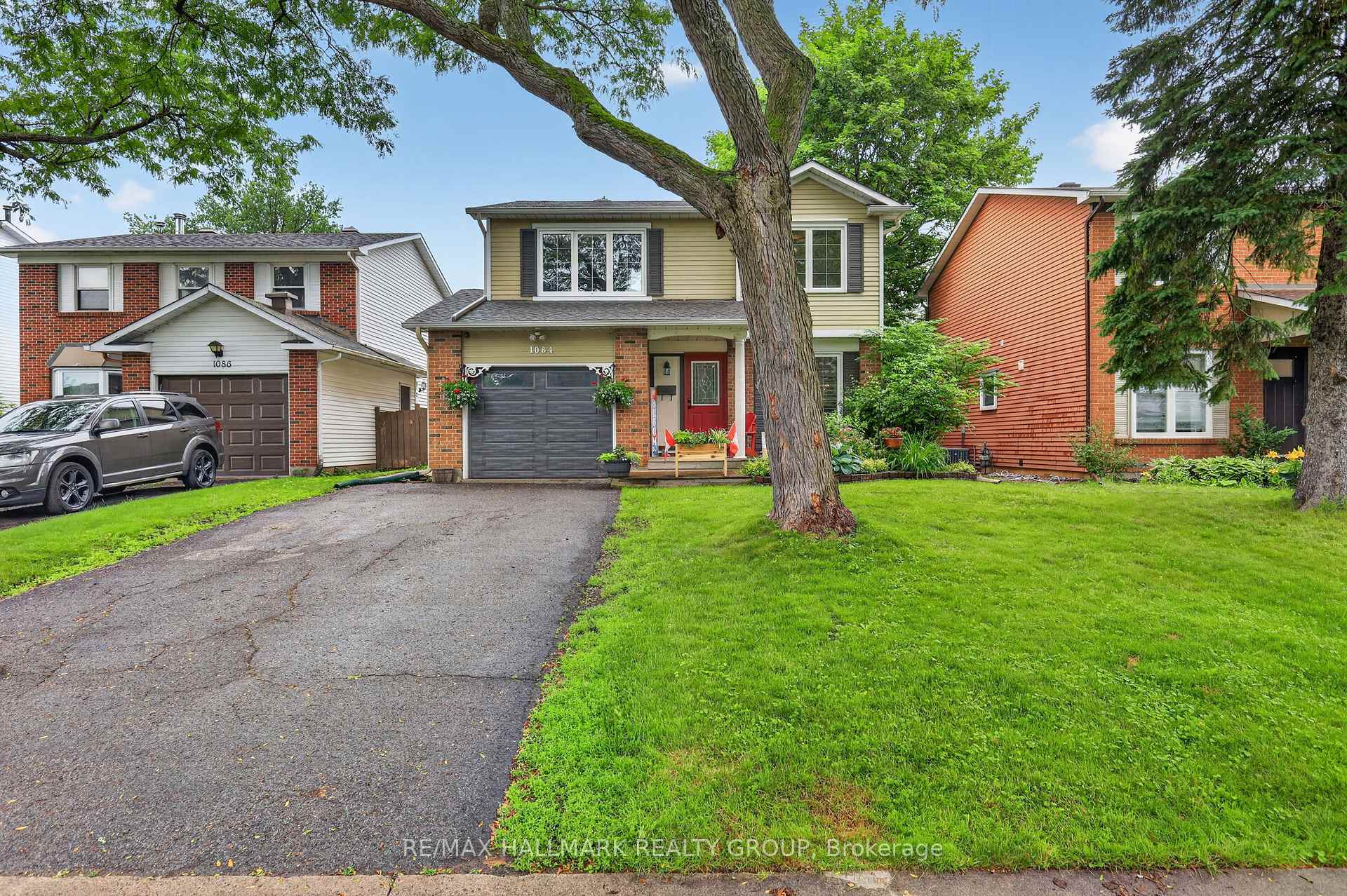 Photo 2 of 1084 St Germain Crescent, Ottawa, Convent Glen North — HOMEH
