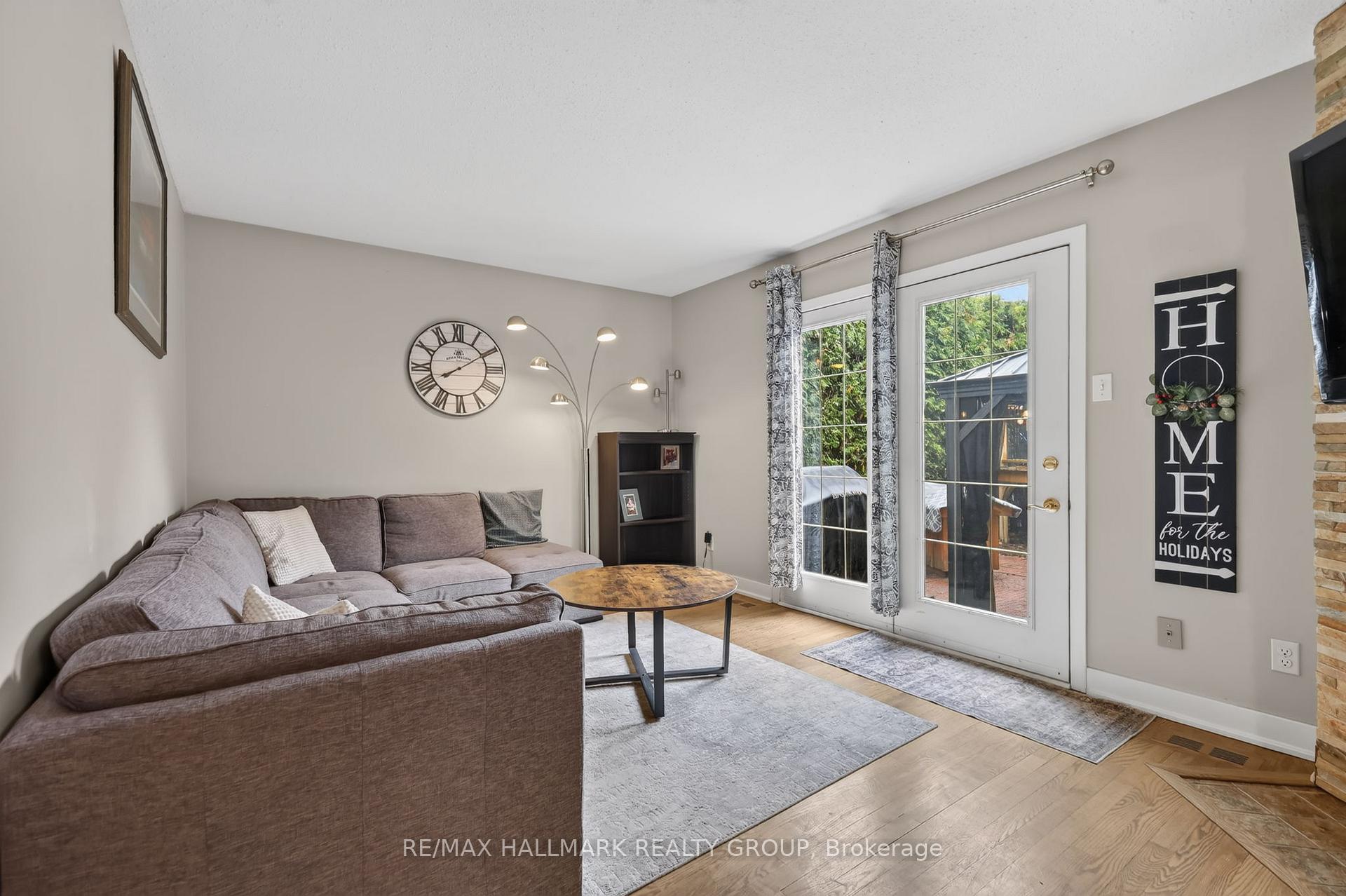 Photo 13 of 1084 St Germain Crescent, Ottawa, Convent Glen North — HOMEH