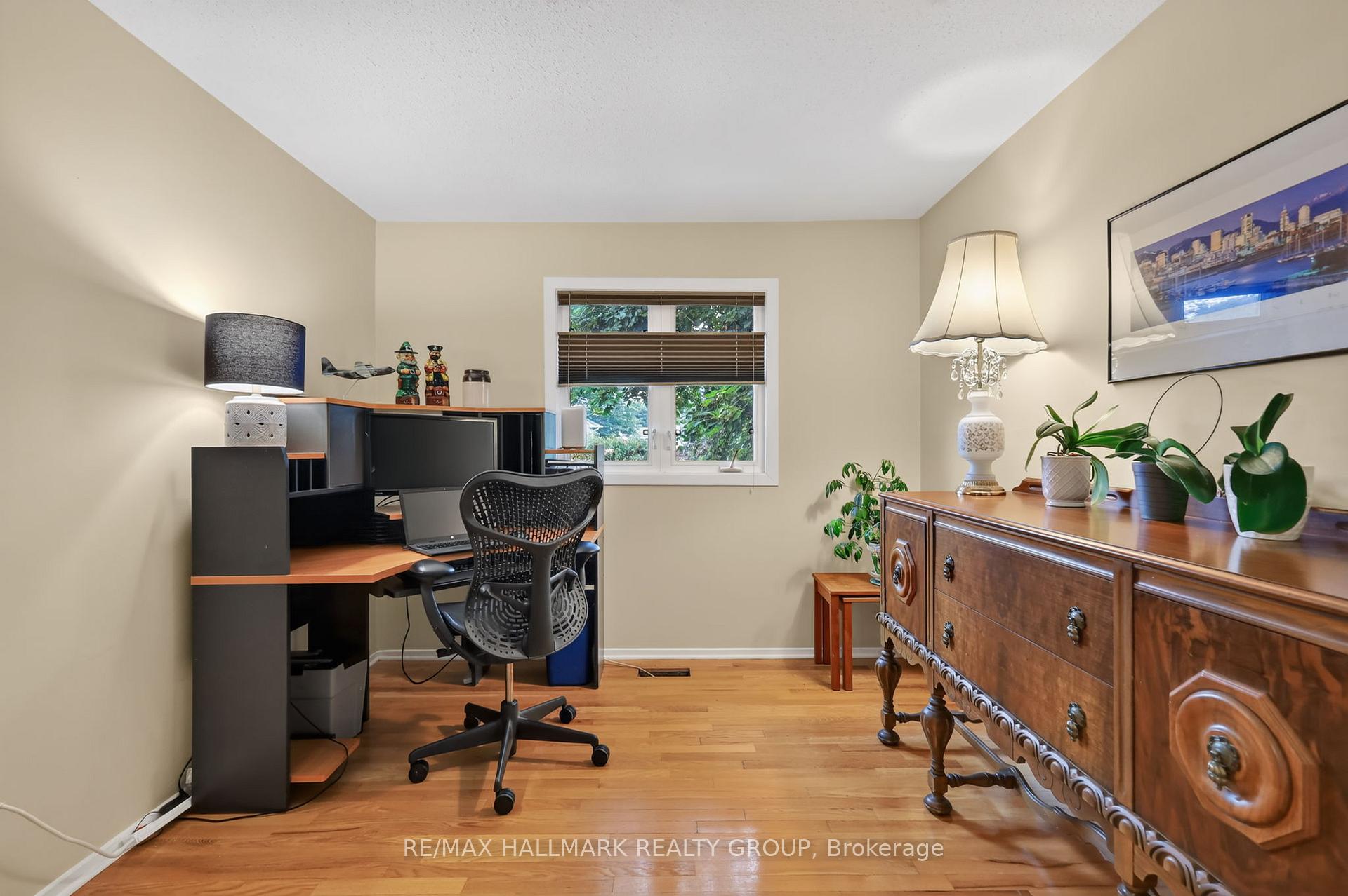 Photo 20 of 1084 St Germain Crescent, Ottawa, Convent Glen North — HOMEH