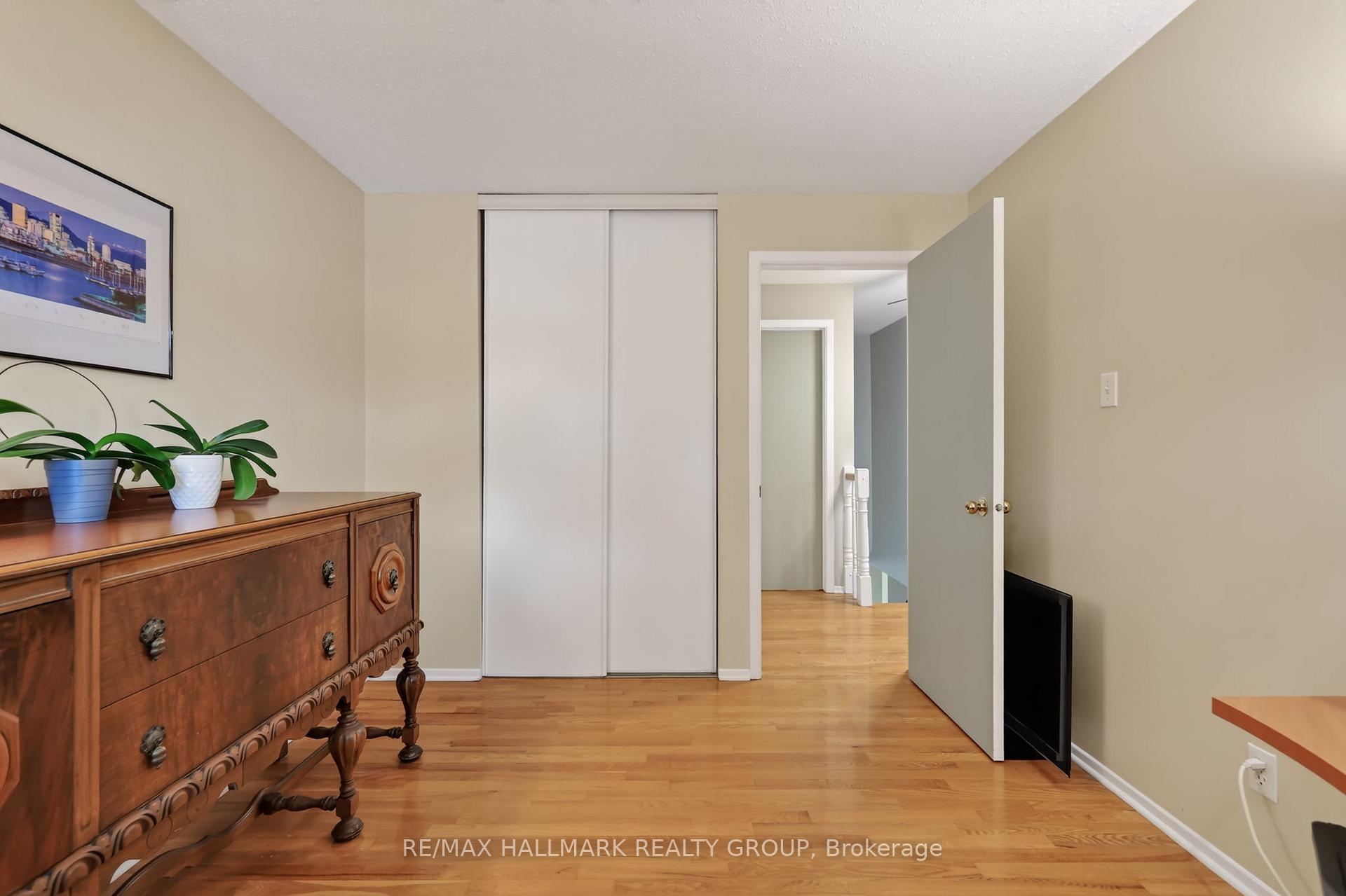 Photo 21 of 1084 St Germain Crescent, Ottawa, Convent Glen North — HOMEH