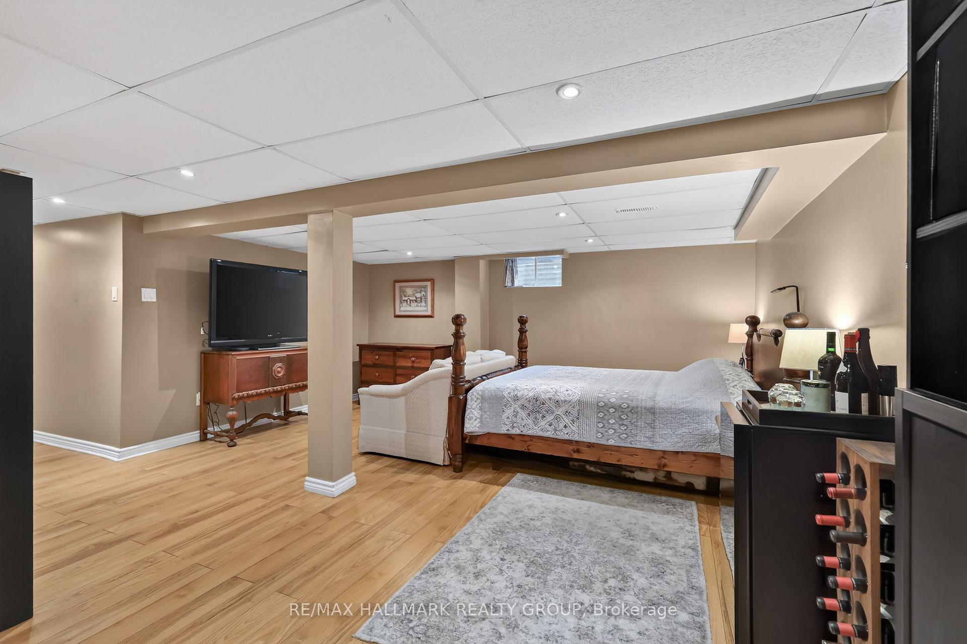 Photo 32 of 1084 St Germain Crescent, Ottawa, Convent Glen North — HOMEH