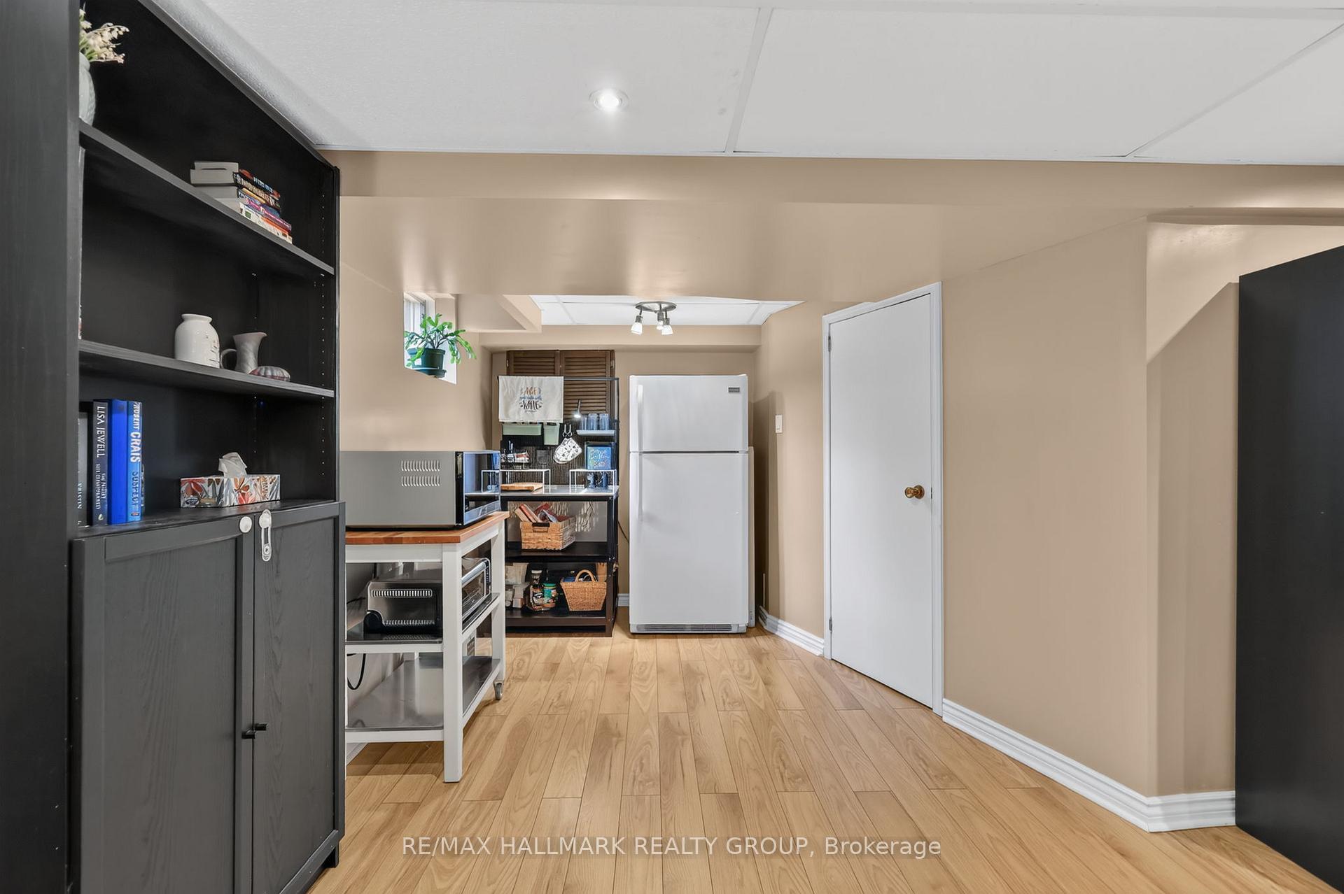 Photo 34 of 1084 St Germain Crescent, Ottawa, Convent Glen North — HOMEH