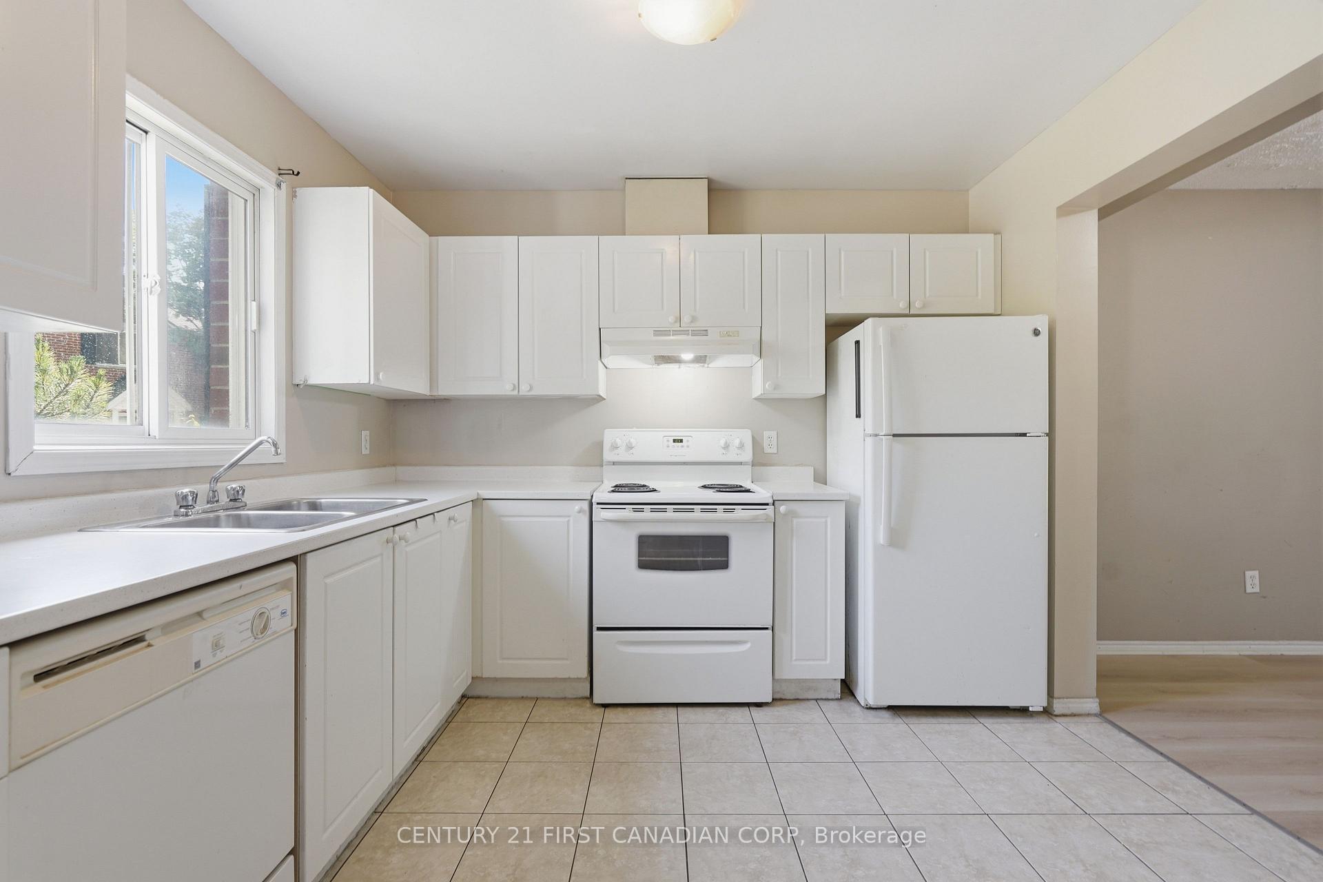 Photo 6 of Unit 25, 190 Fleming Drive, London, East D — HOMEH